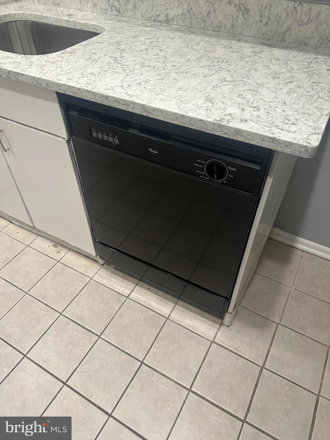 PINES CONDOMINIUM - Residential