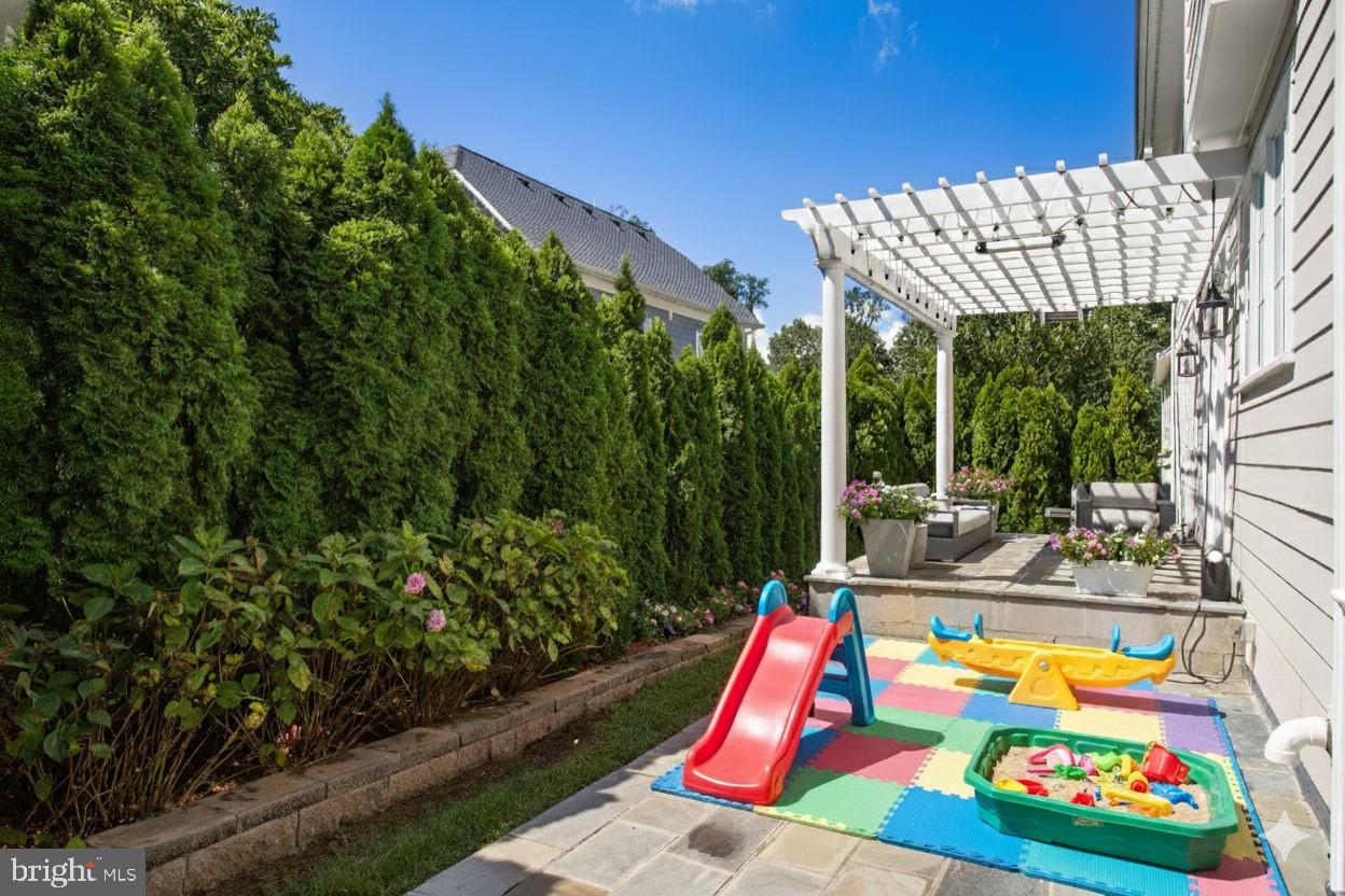 GLENBROOK VILLAGE - Residential