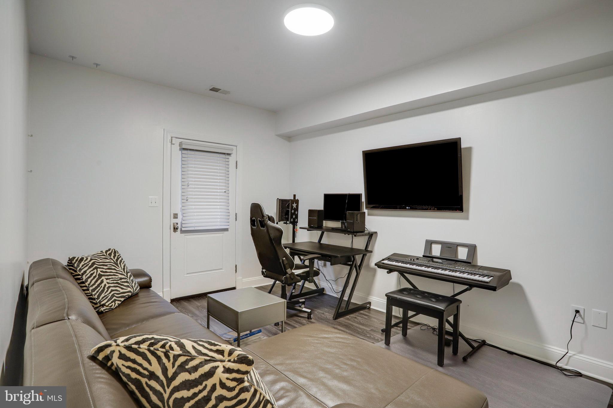 GLENBROOK VILLAGE - Residential