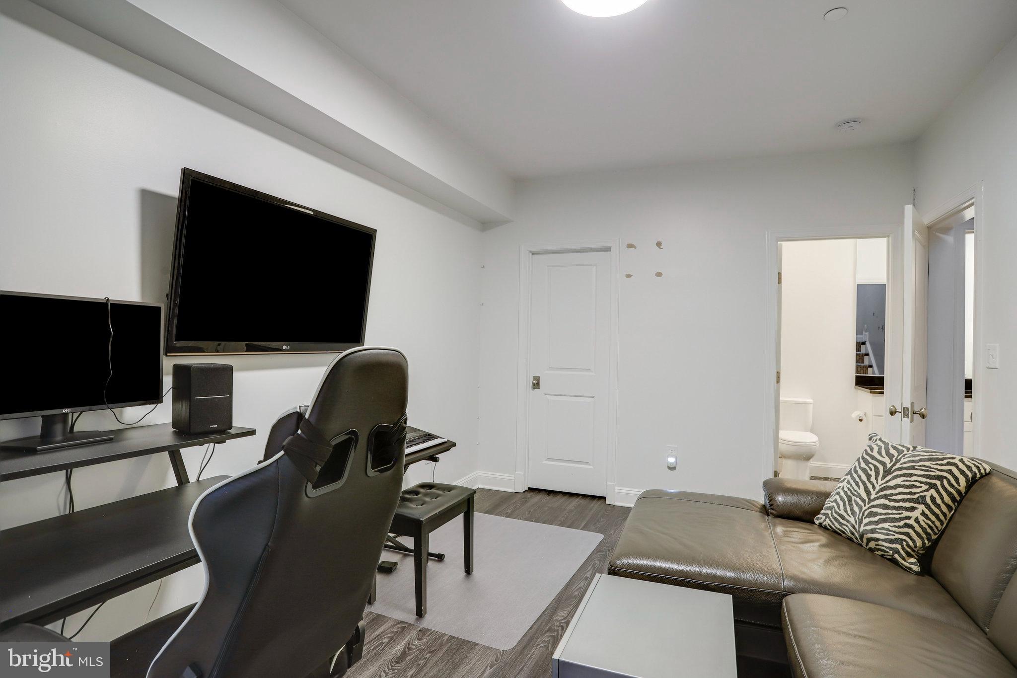 GLENBROOK VILLAGE - Residential