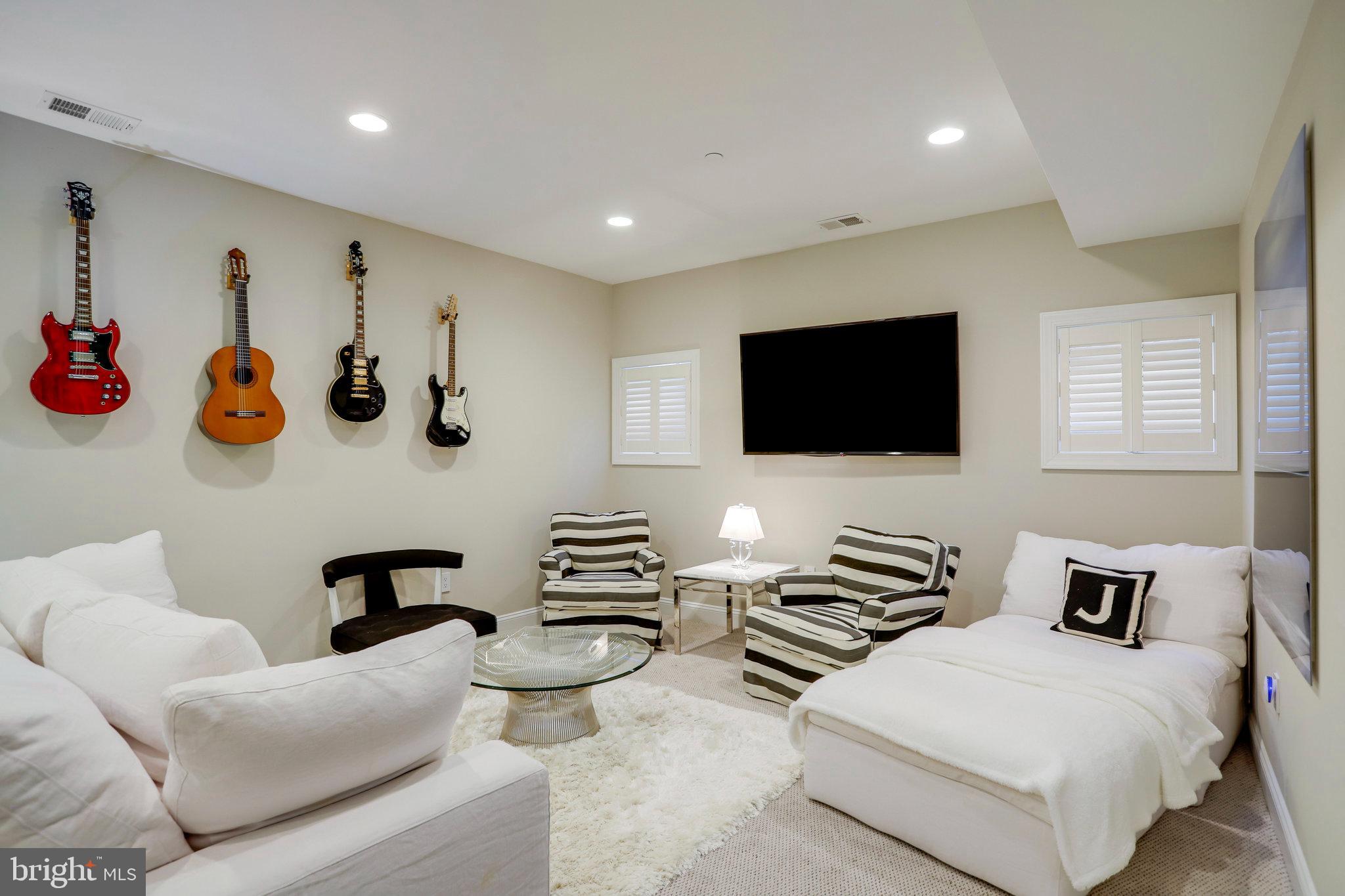 GLENBROOK VILLAGE - Residential