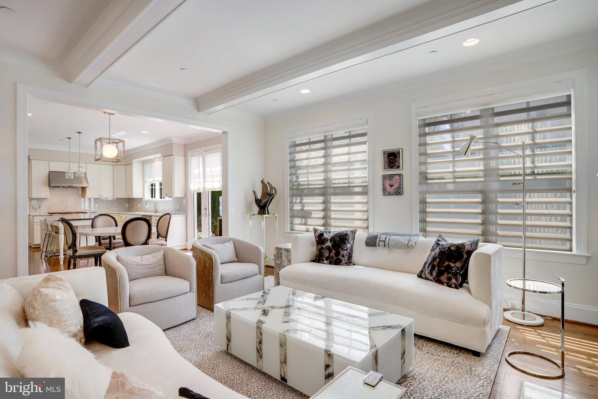 4548 WINDSOR LANE