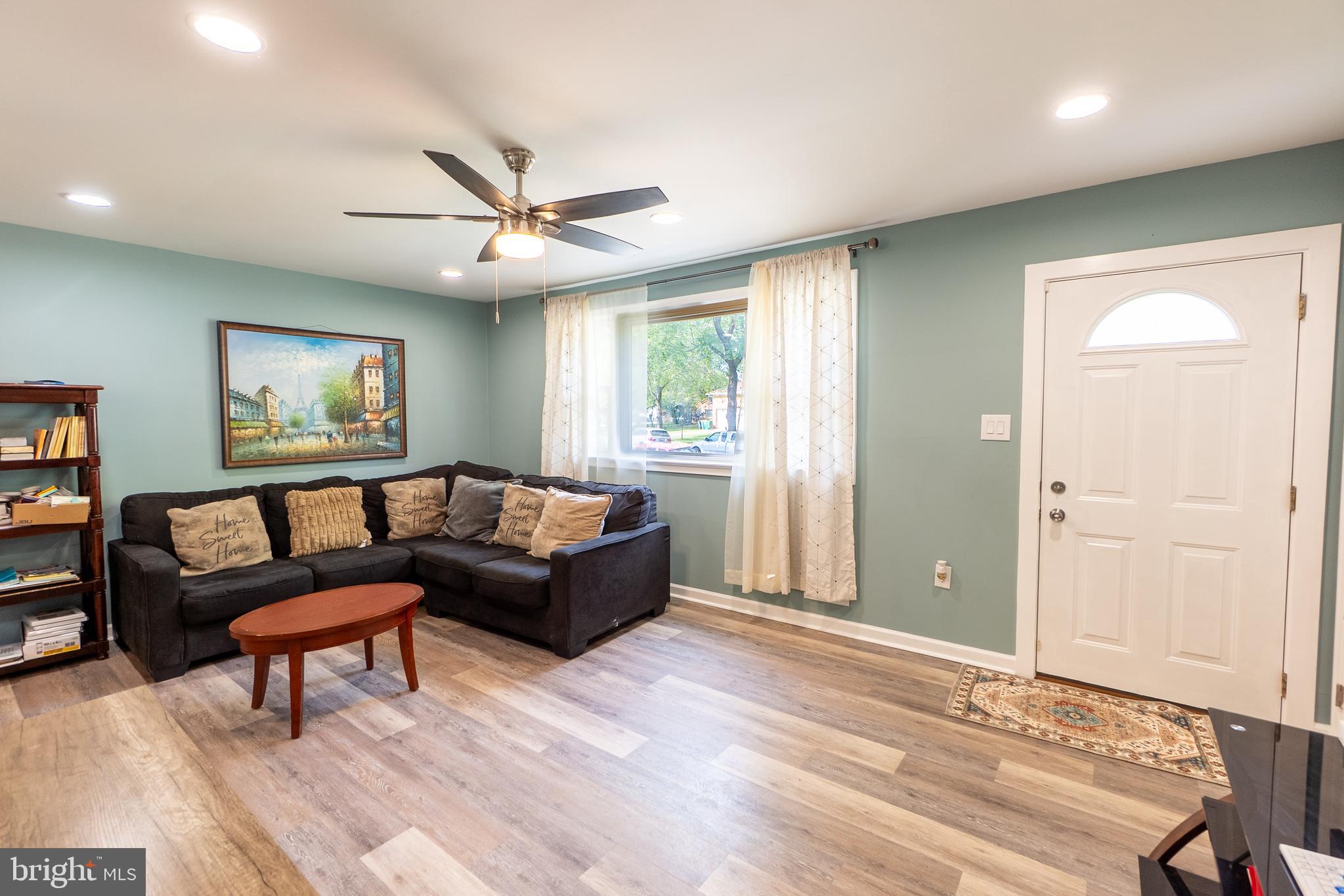 6911 GROVETON DRIVE