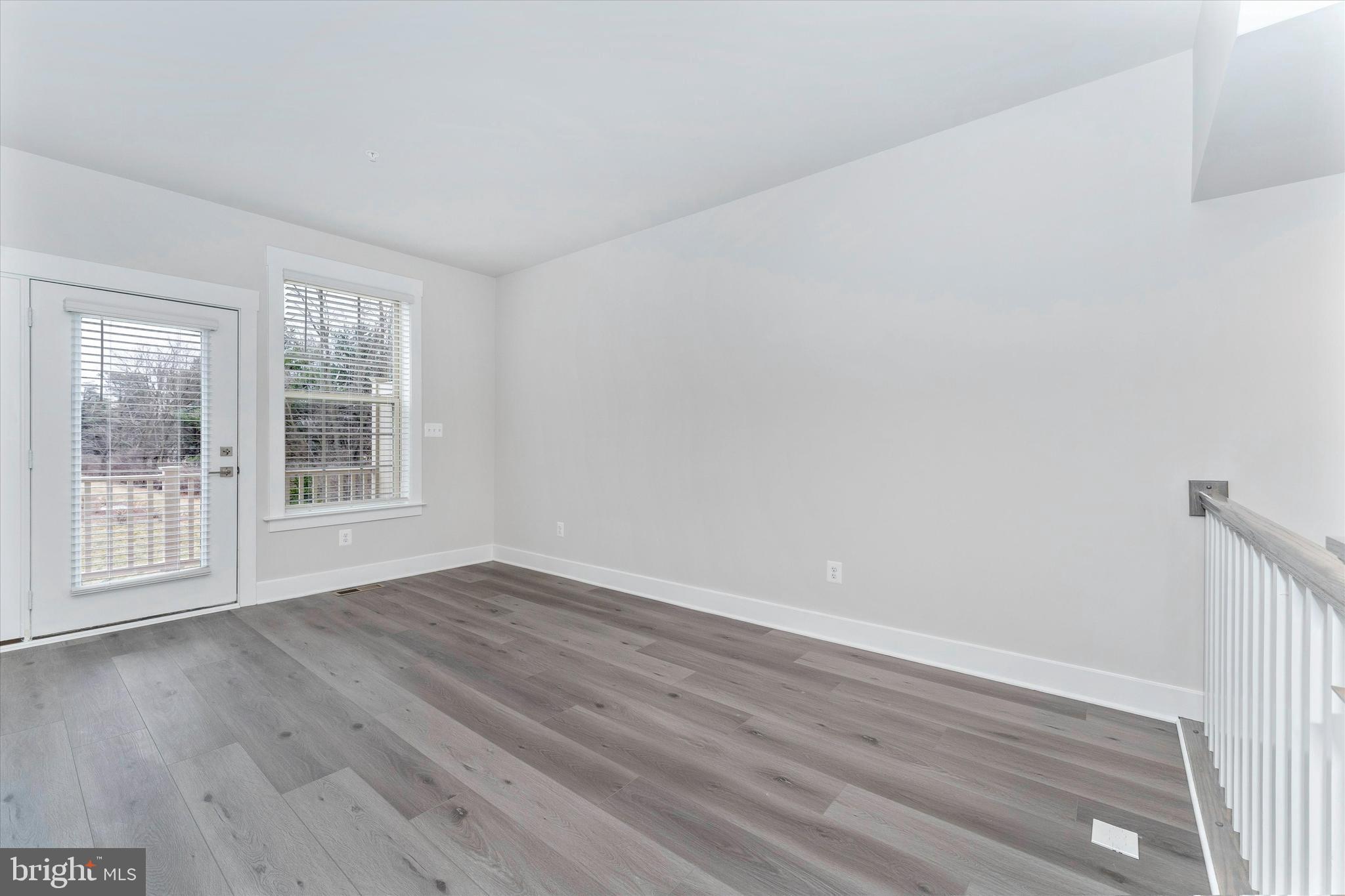 MACALLAN CROSSING - Residential Lease