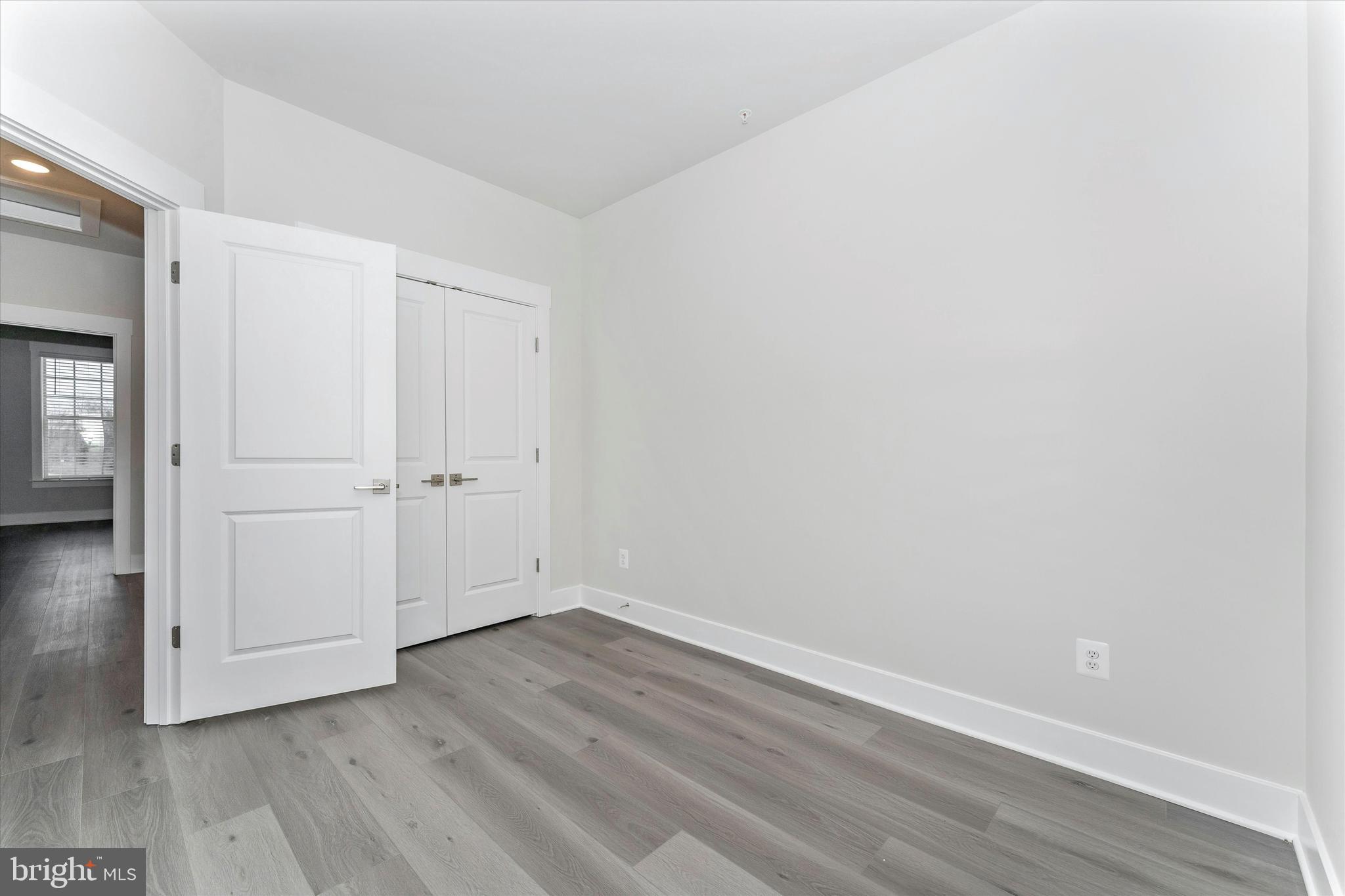 MACALLAN CROSSING - Residential Lease