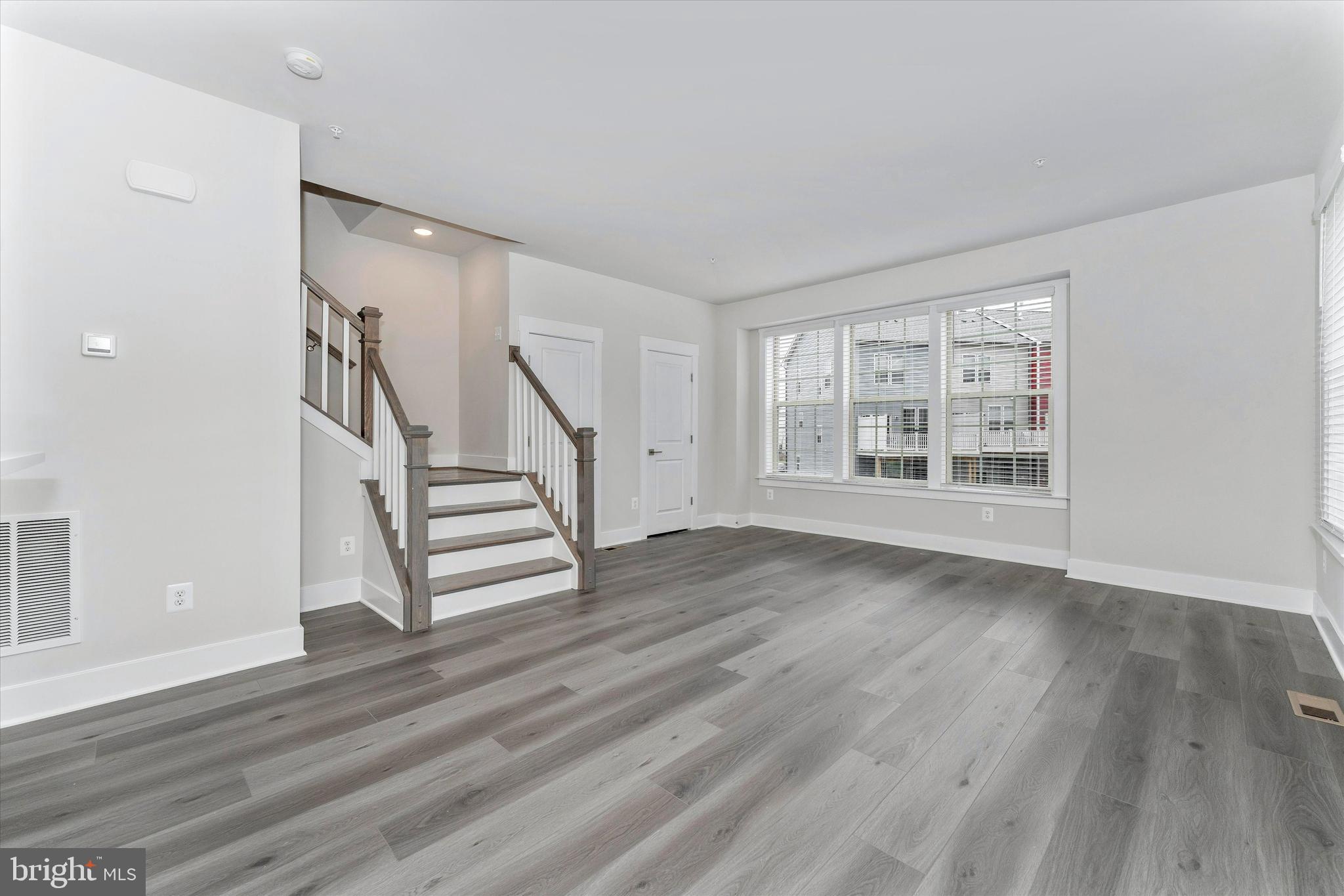 MACALLAN CROSSING - Residential Lease