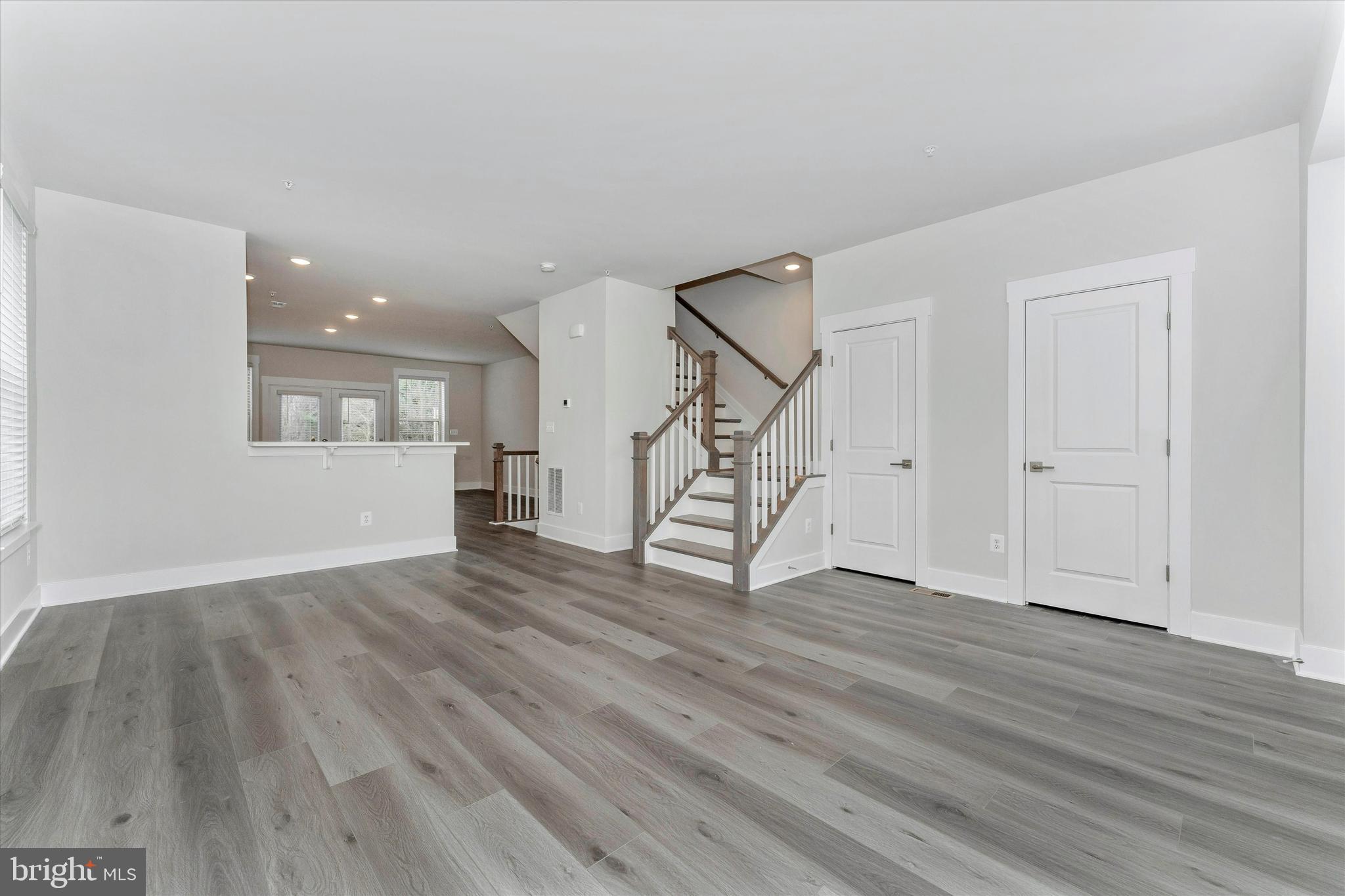 MACALLAN CROSSING - Residential Lease