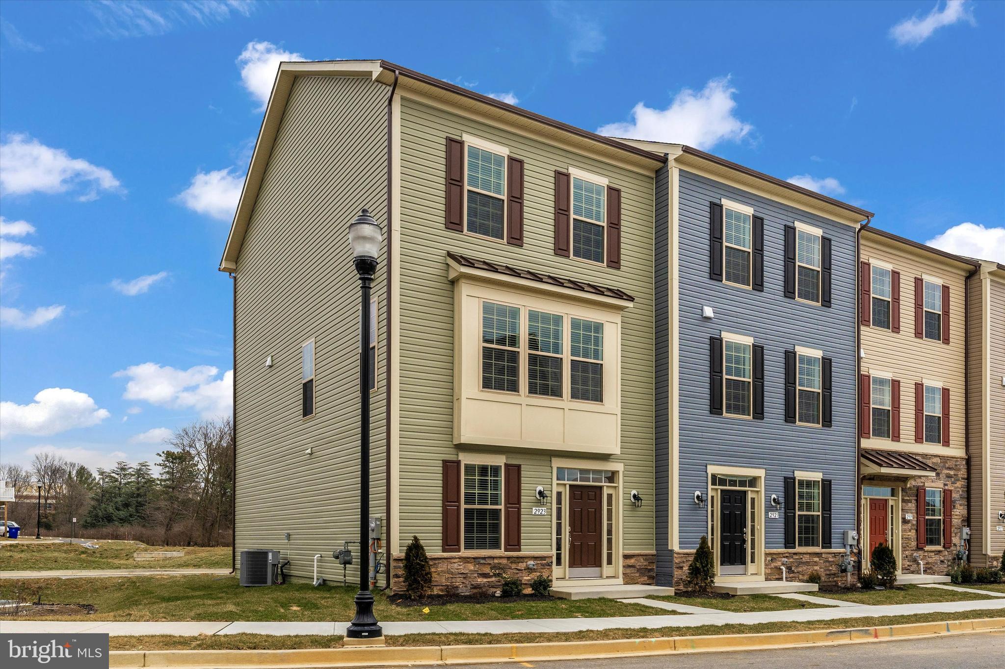 MACALLAN CROSSING - Residential Lease