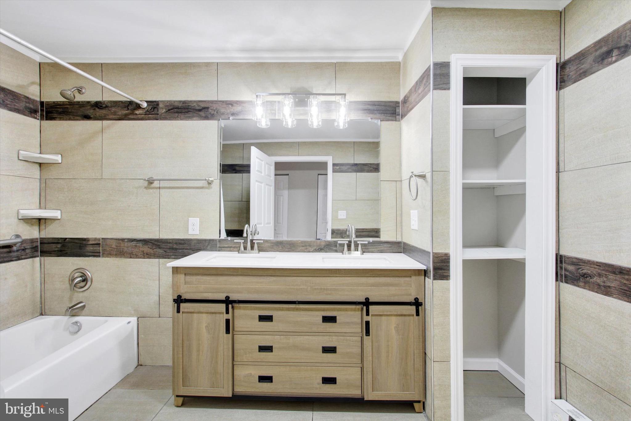 BONNEAUVILLE - Residential