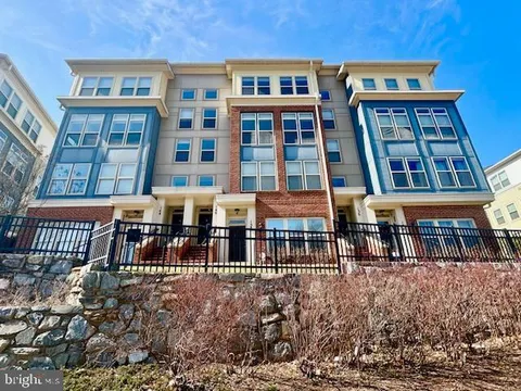140 Copley Circle Unit 22-B, Gaithersburg, MD MLS: MDMC2170936