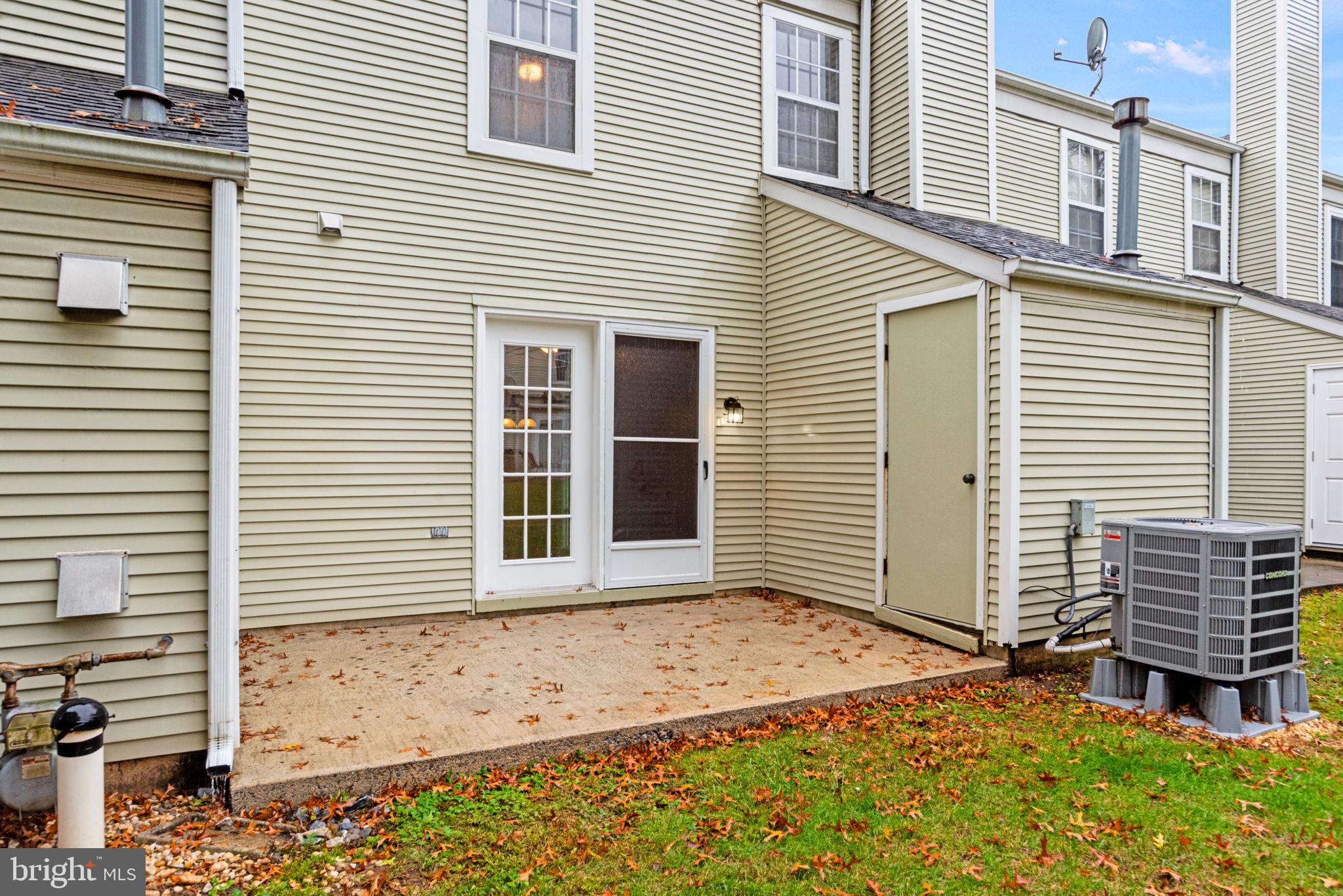 ROCKLEDGE - Residential Lease