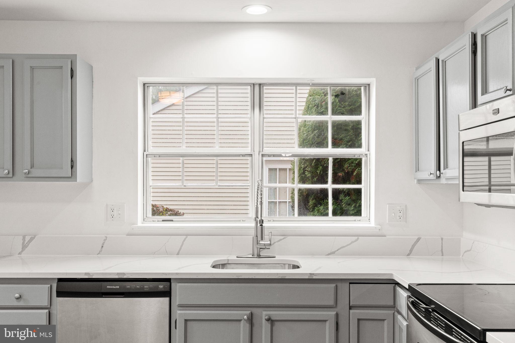 ROCKLEDGE - Residential Lease