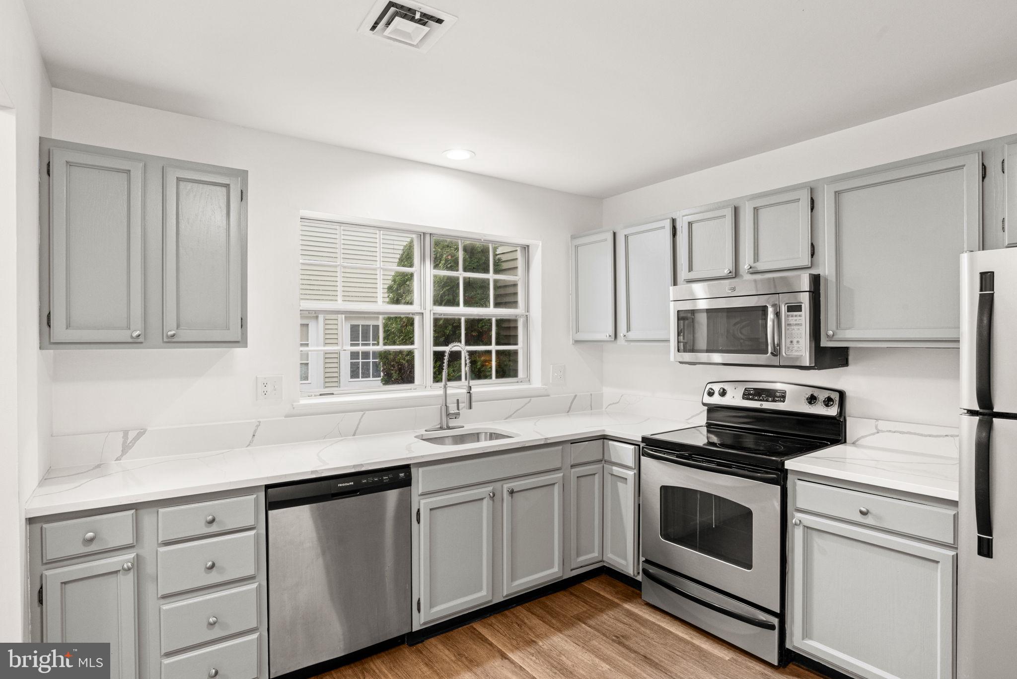 ROCKLEDGE - Residential Lease