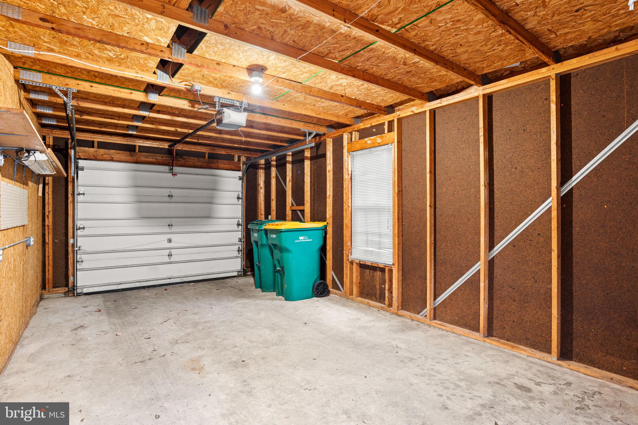 ROCKLEDGE - Residential Lease