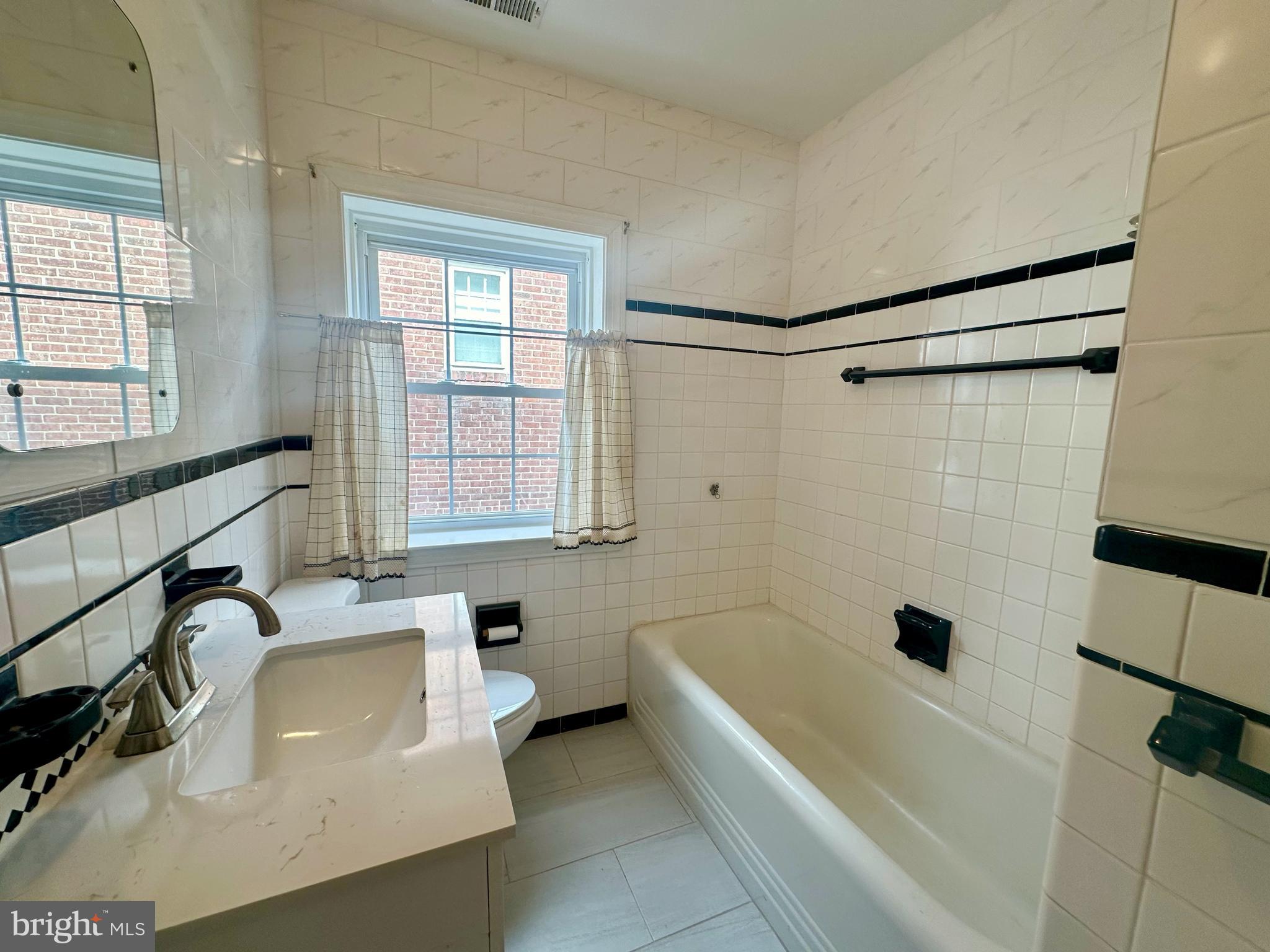 HAMPDEN HISTORIC DISTRICT - Residential Lease