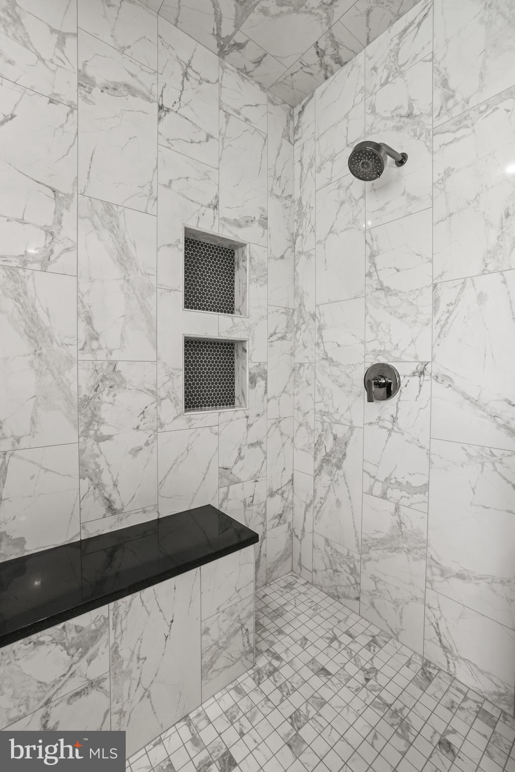 NORTHLAKE - Residential