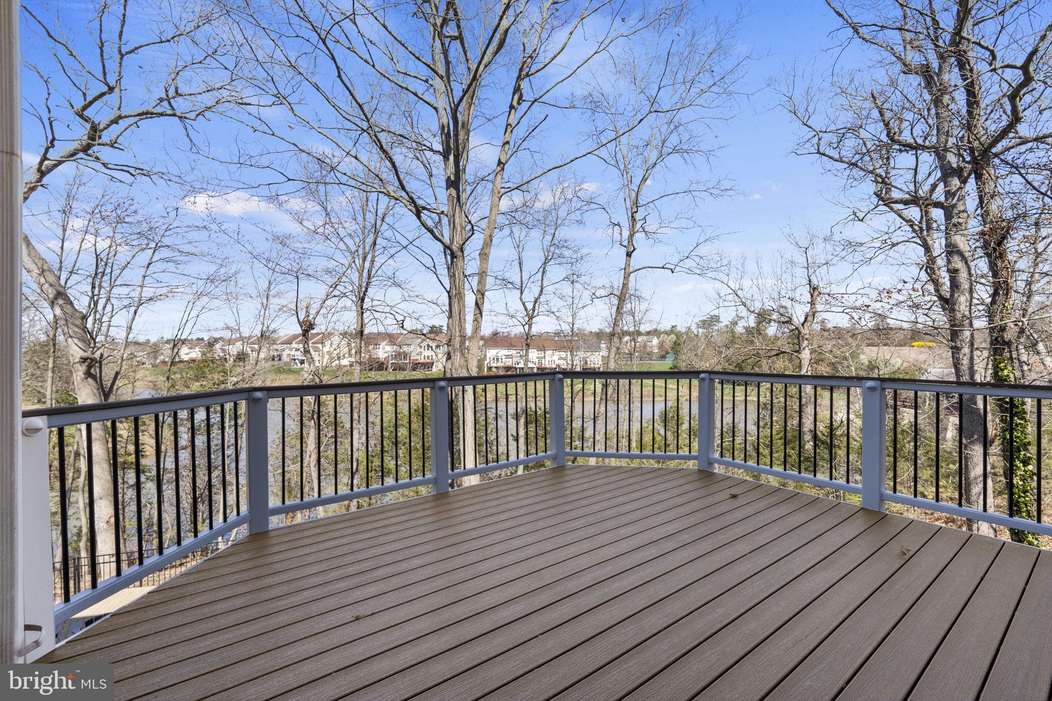 NORTHLAKE - Residential