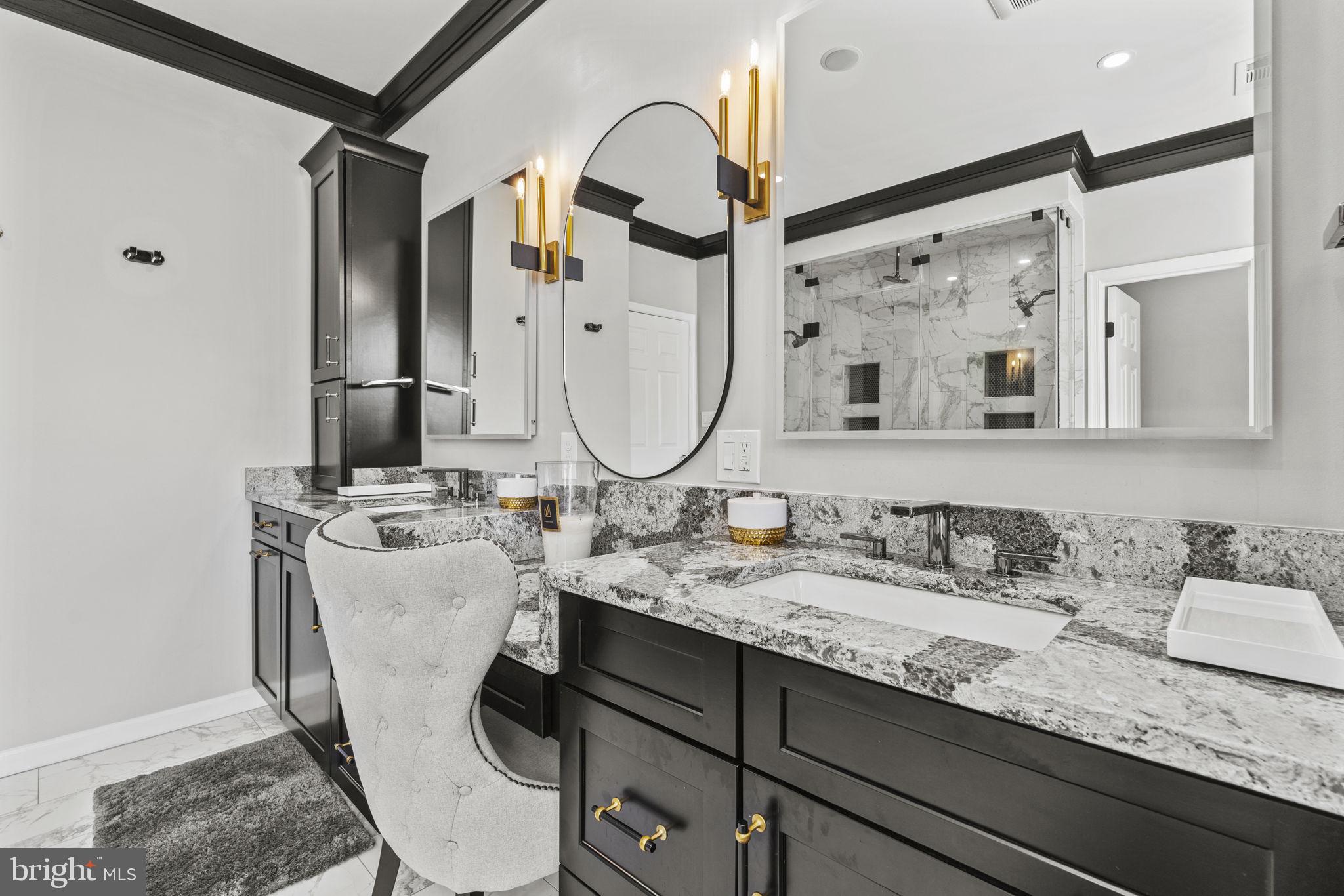 NORTHLAKE - Residential