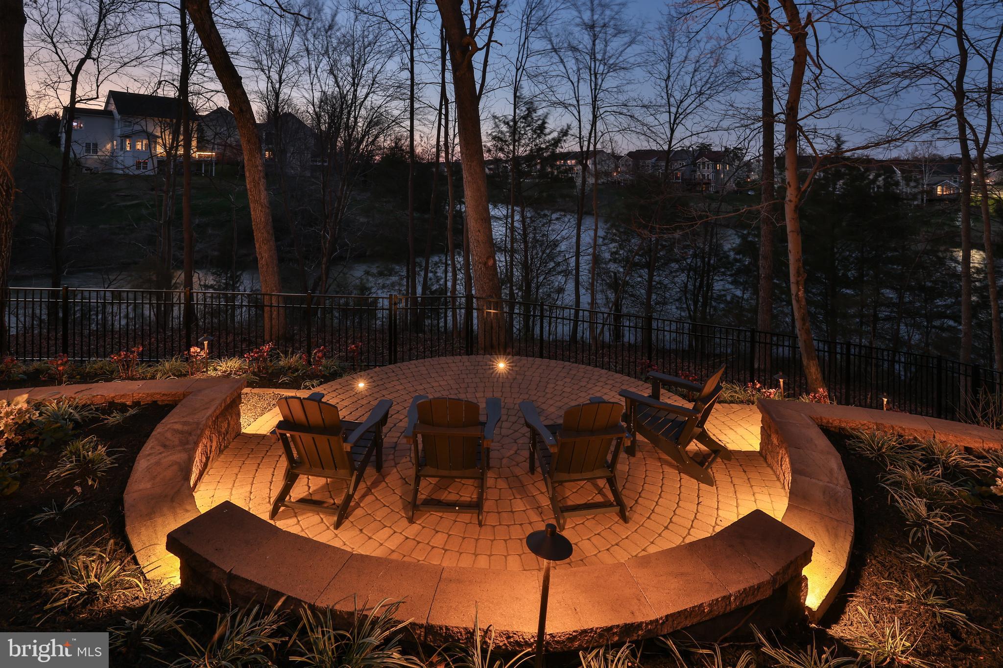 NORTHLAKE - Residential