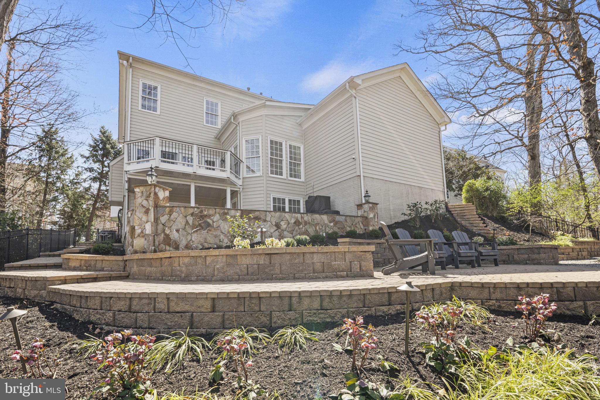 NORTHLAKE - Residential