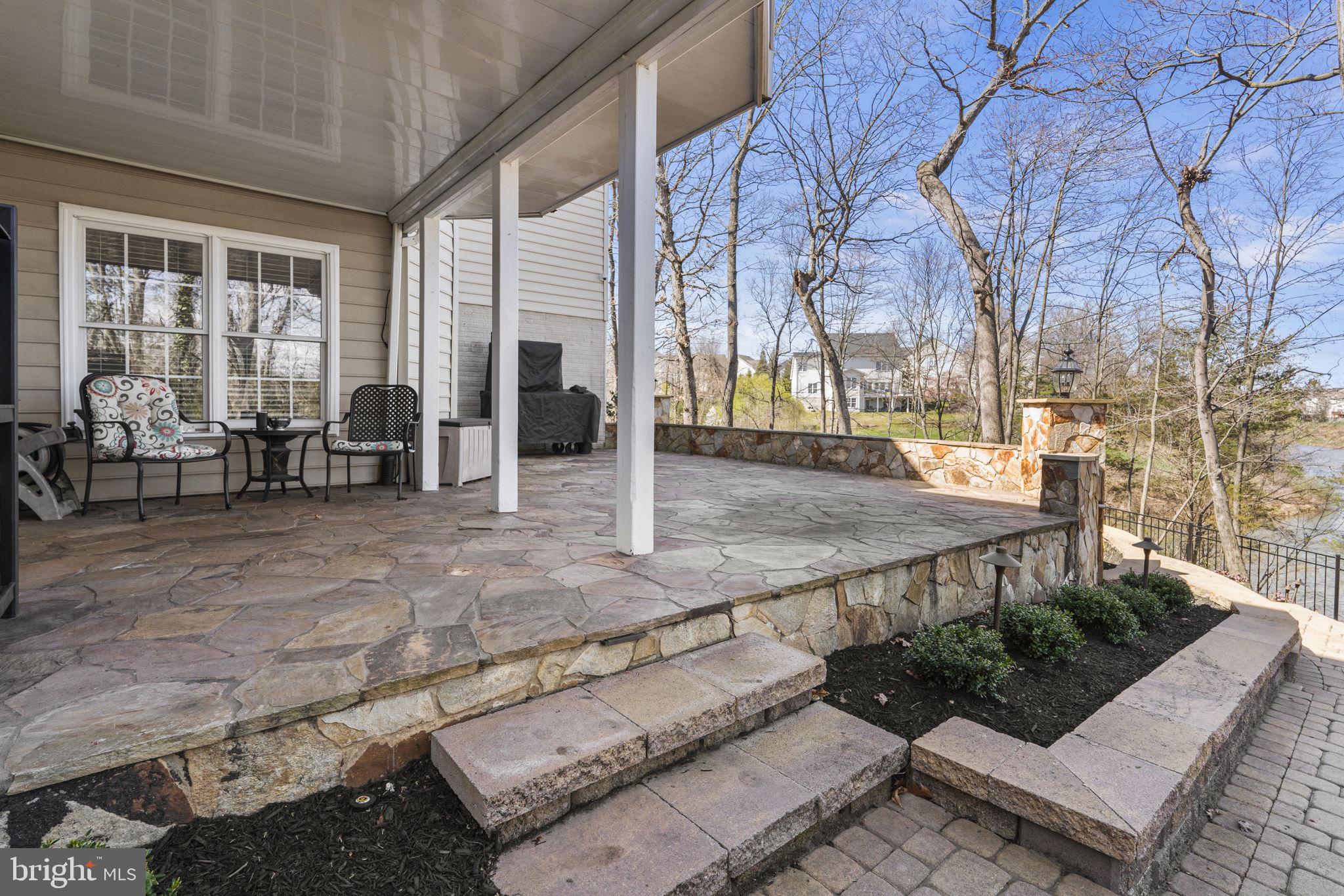 NORTHLAKE - Residential