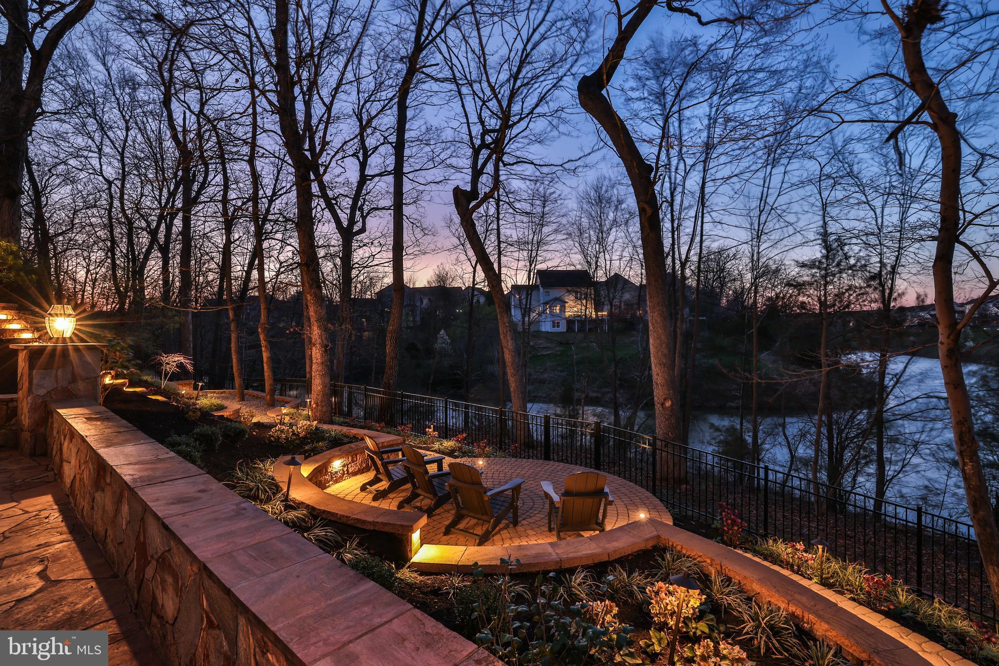 NORTHLAKE - Residential