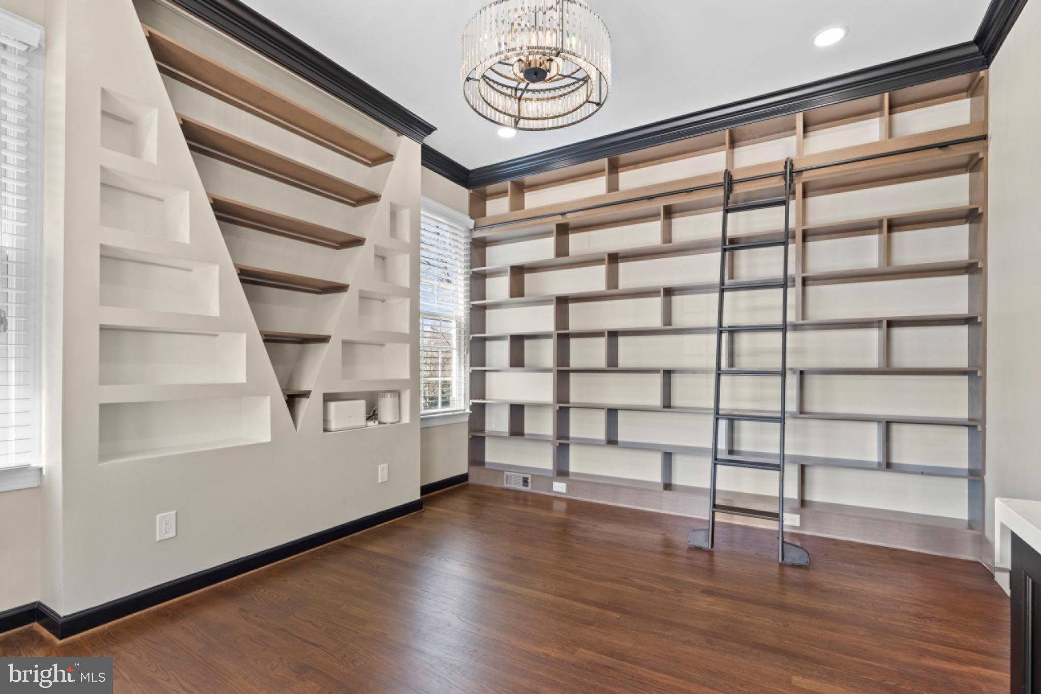 NORTHLAKE - Residential