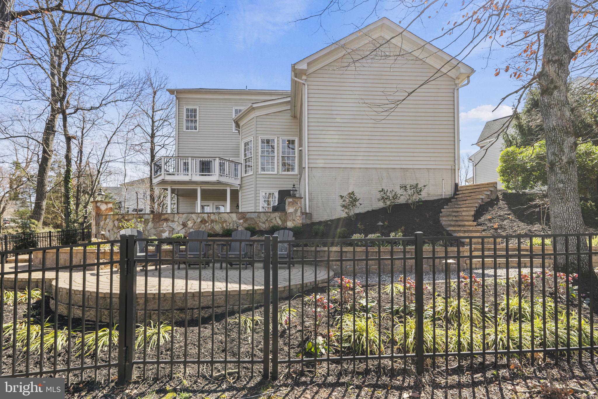 NORTHLAKE - Residential