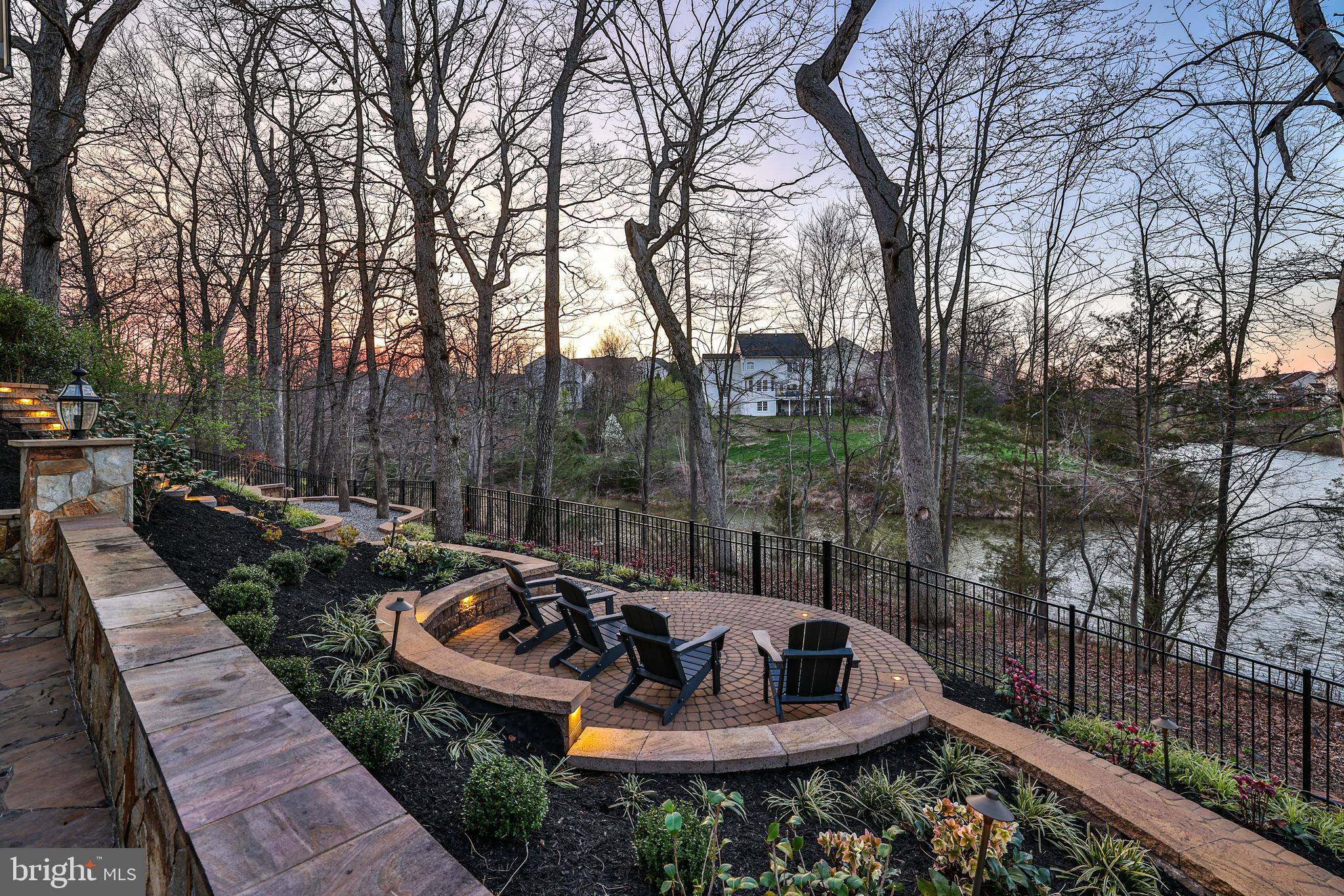 NORTHLAKE - Residential