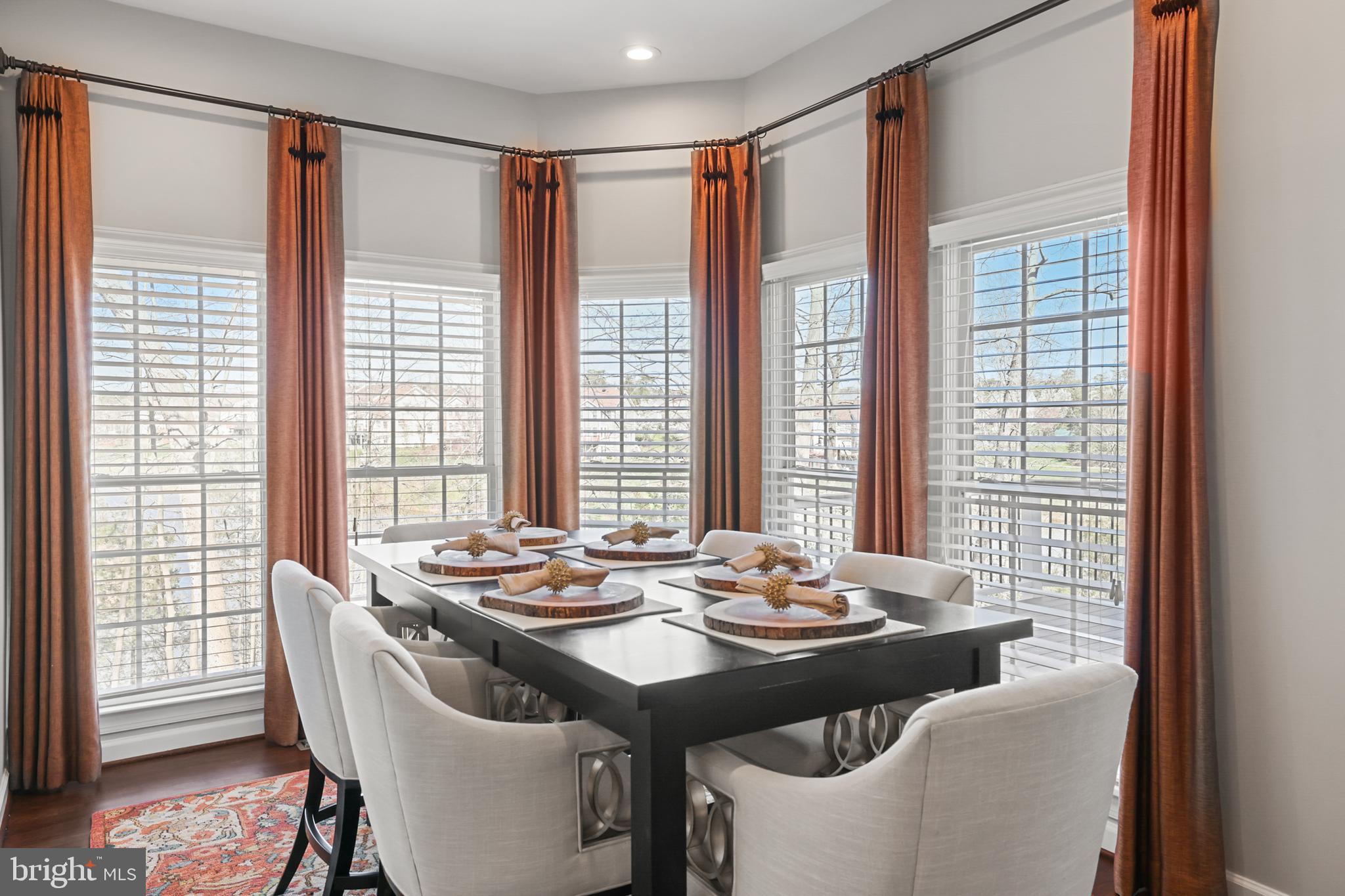 NORTHLAKE - Residential