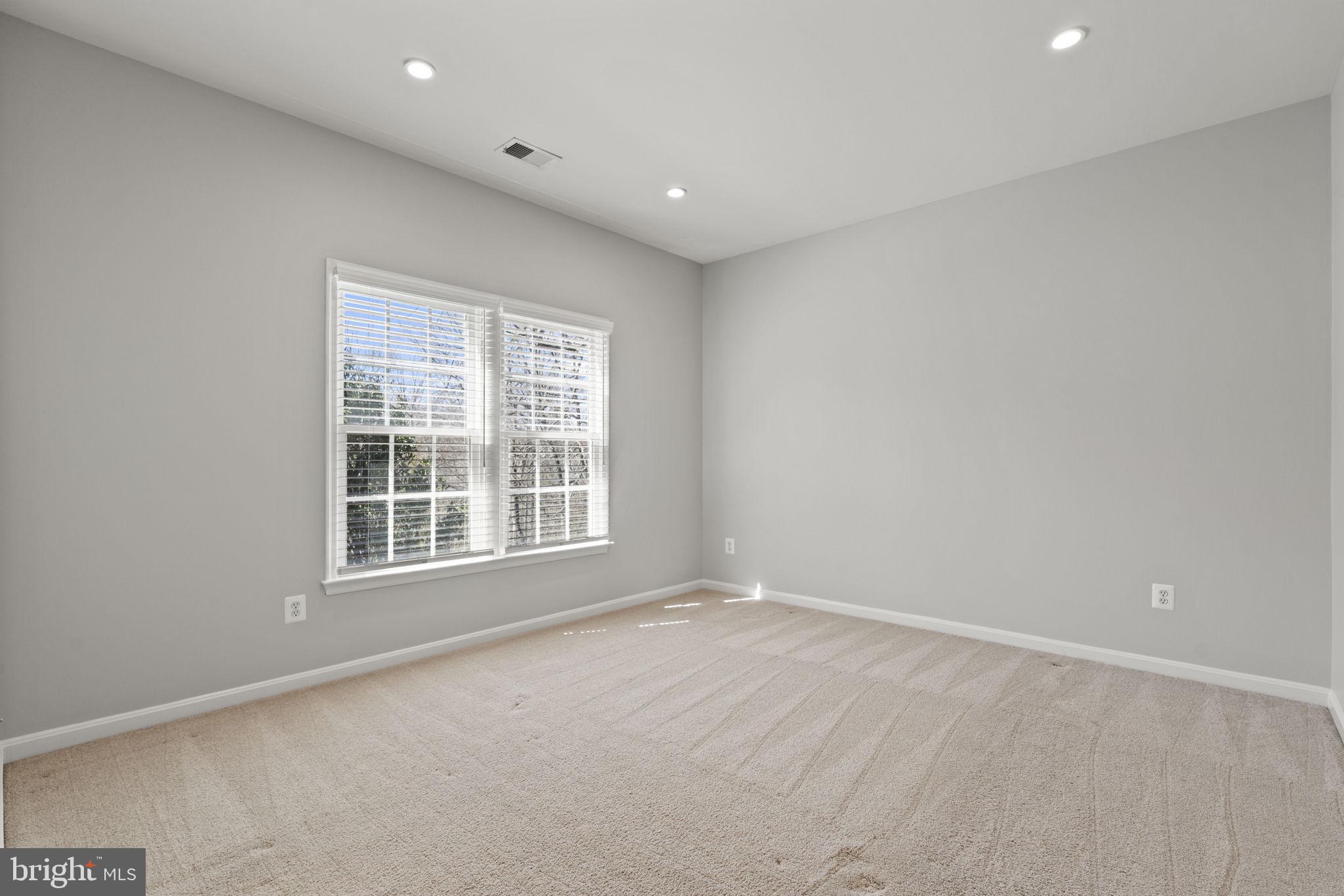 NORTHLAKE - Residential