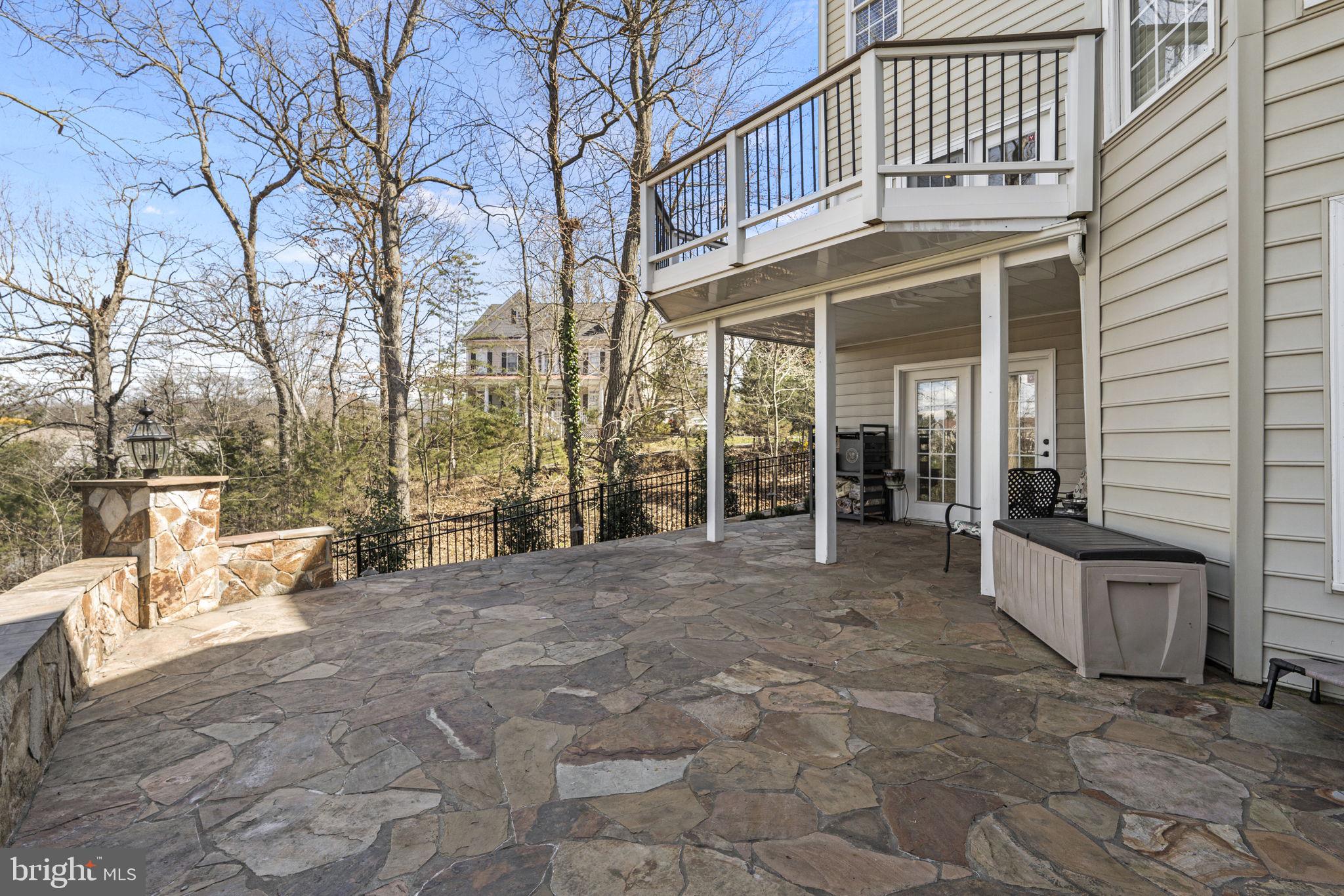 NORTHLAKE - Residential