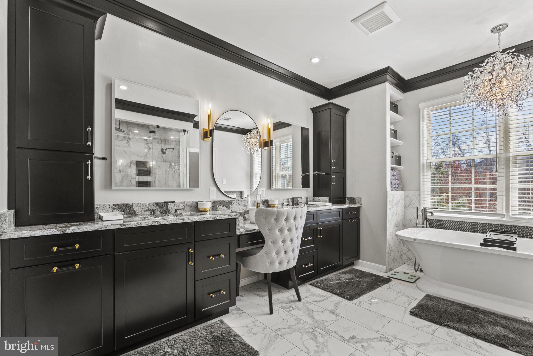 NORTHLAKE - Residential