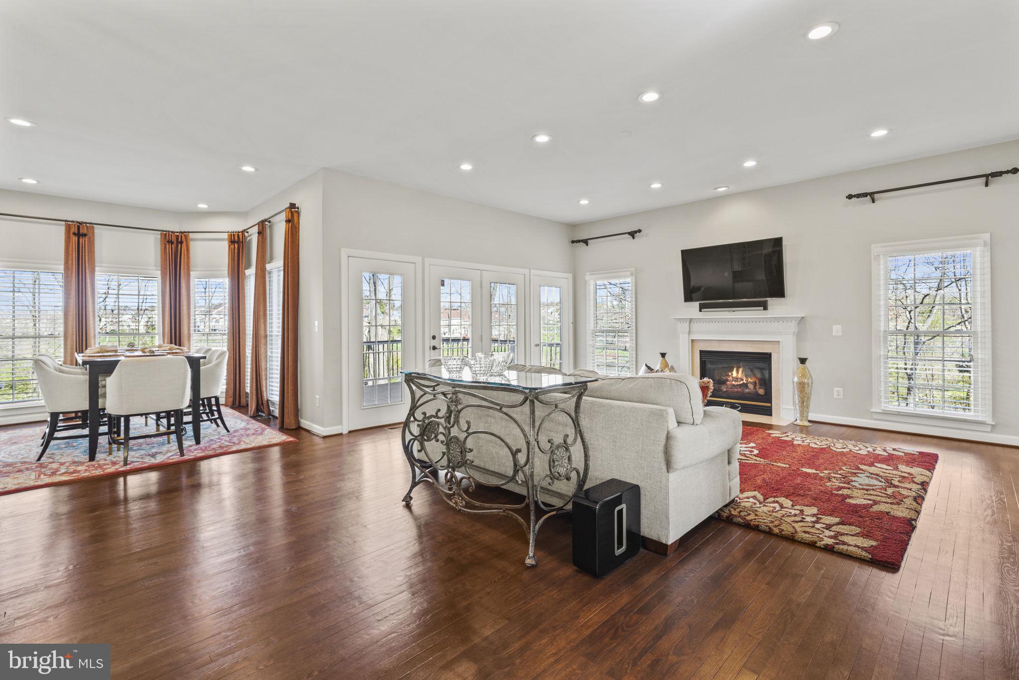 NORTHLAKE - Residential