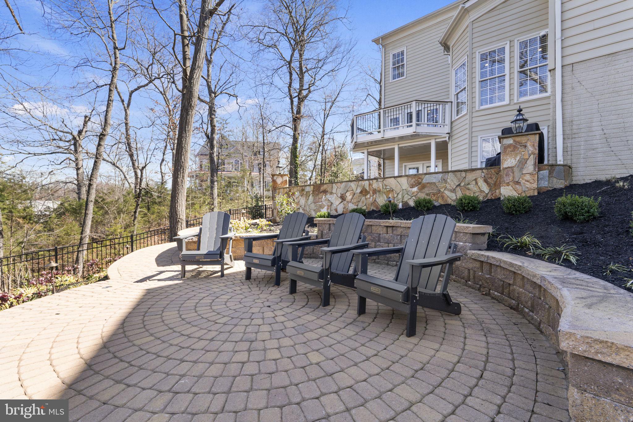 NORTHLAKE - Residential