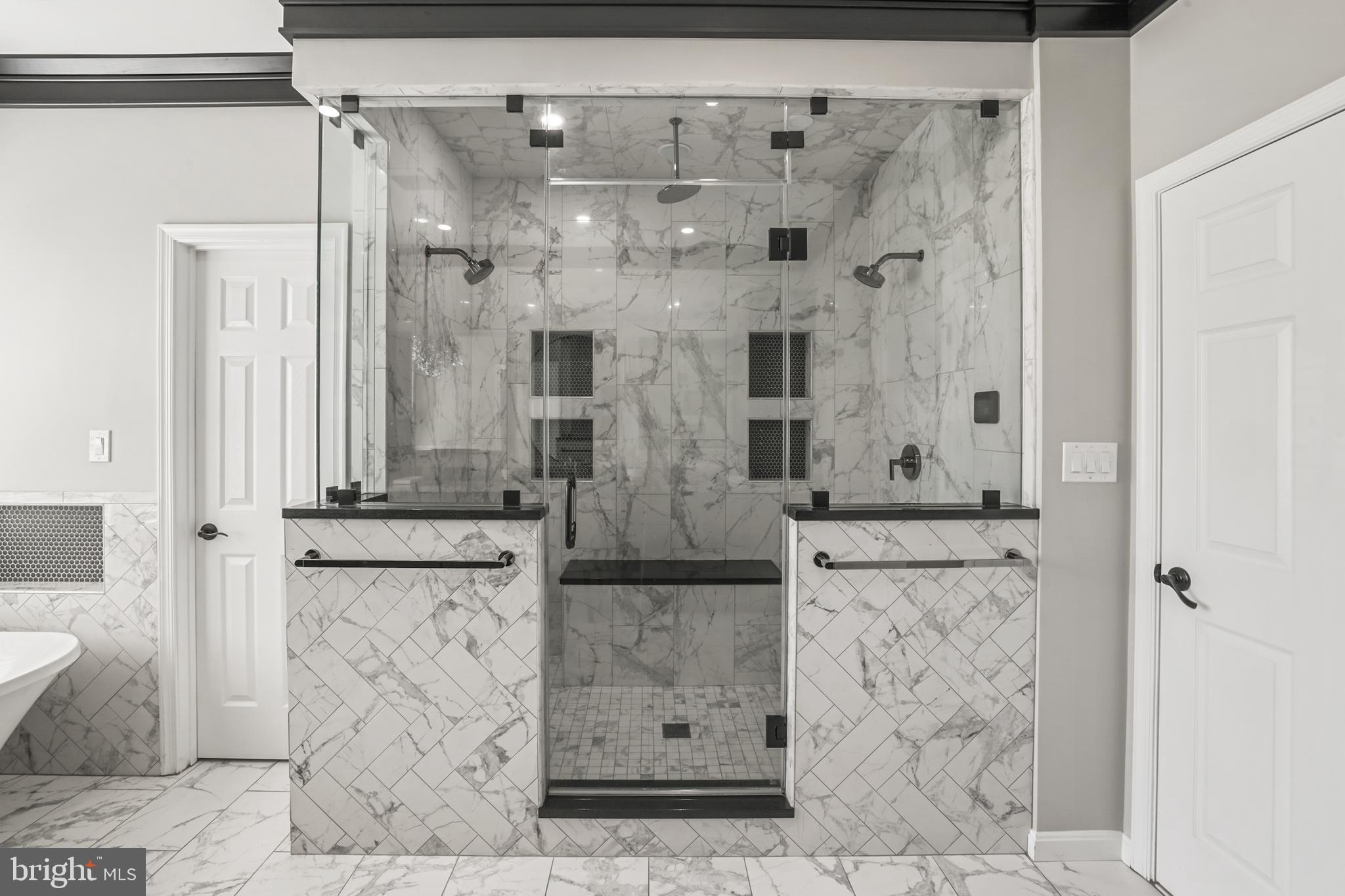 NORTHLAKE - Residential