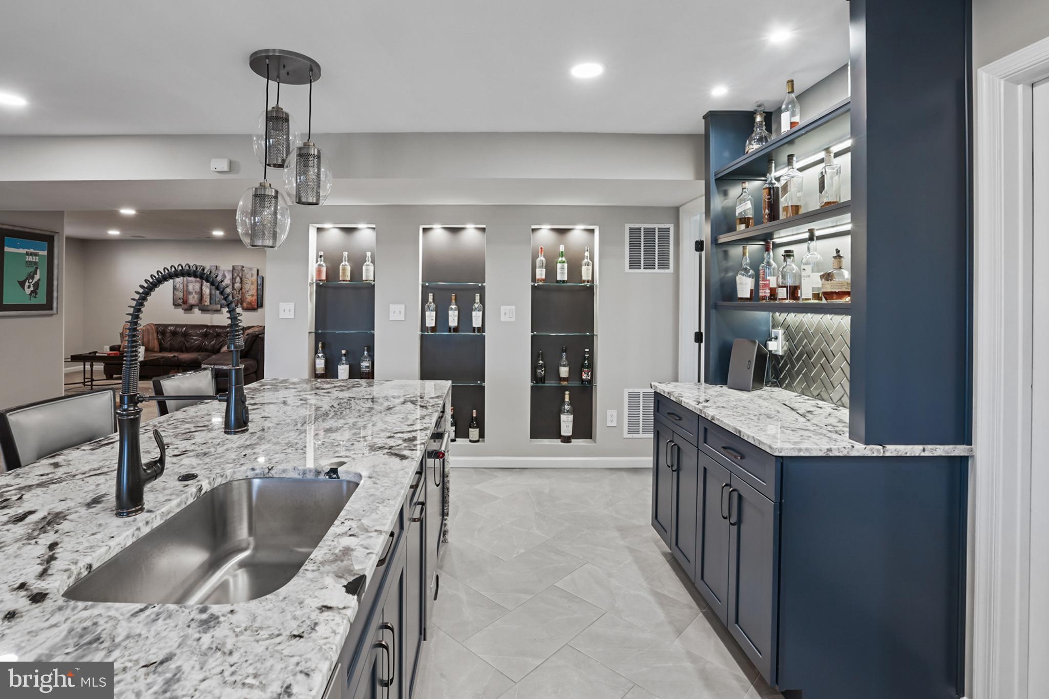 NORTHLAKE - Residential