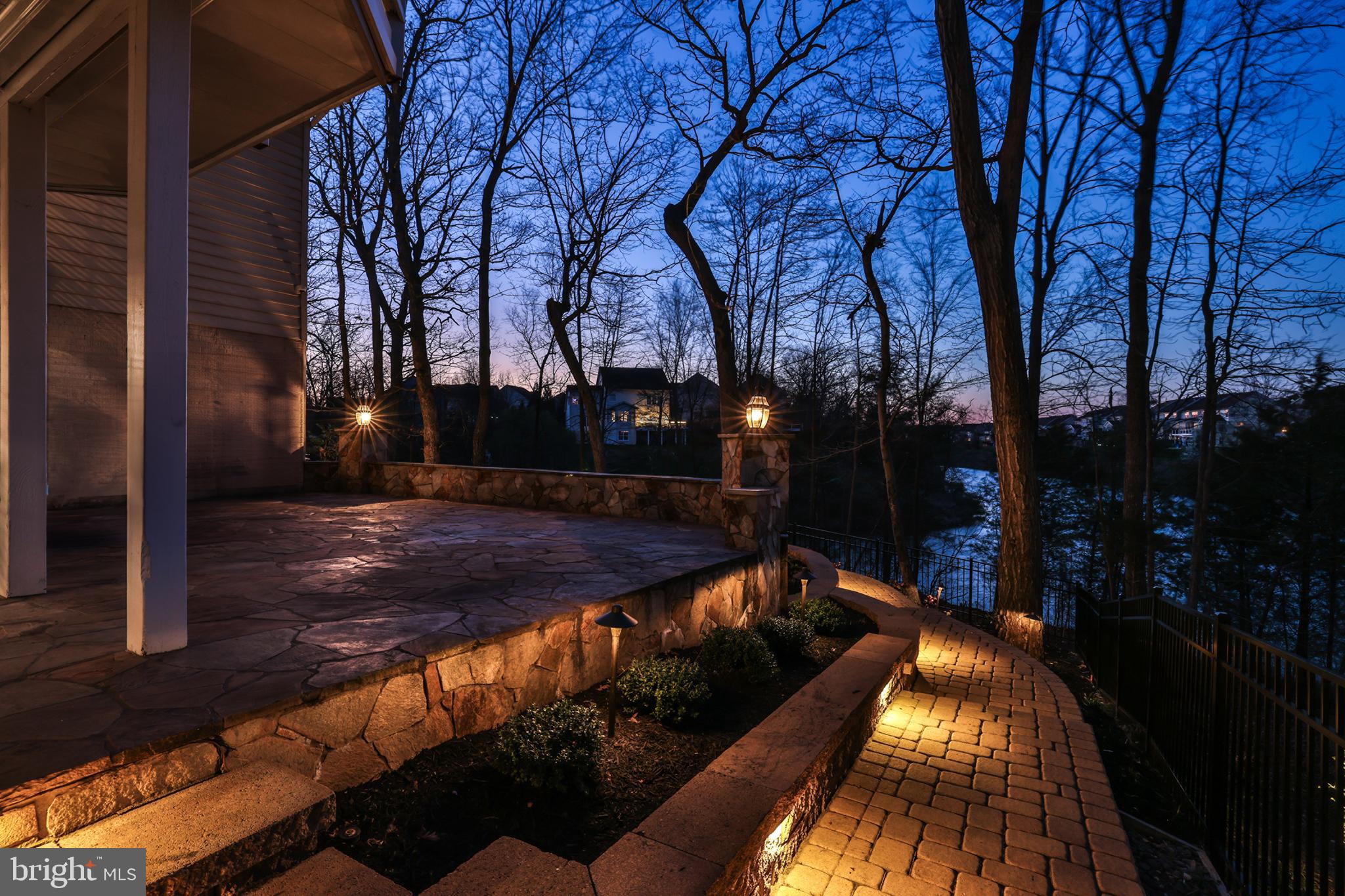 NORTHLAKE - Residential