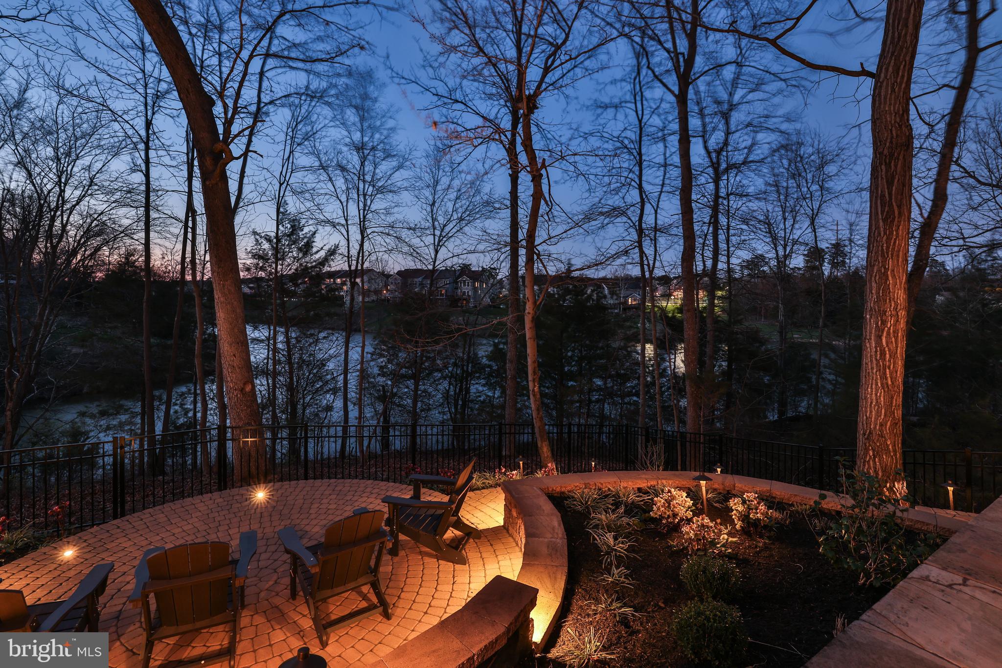 NORTHLAKE - Residential