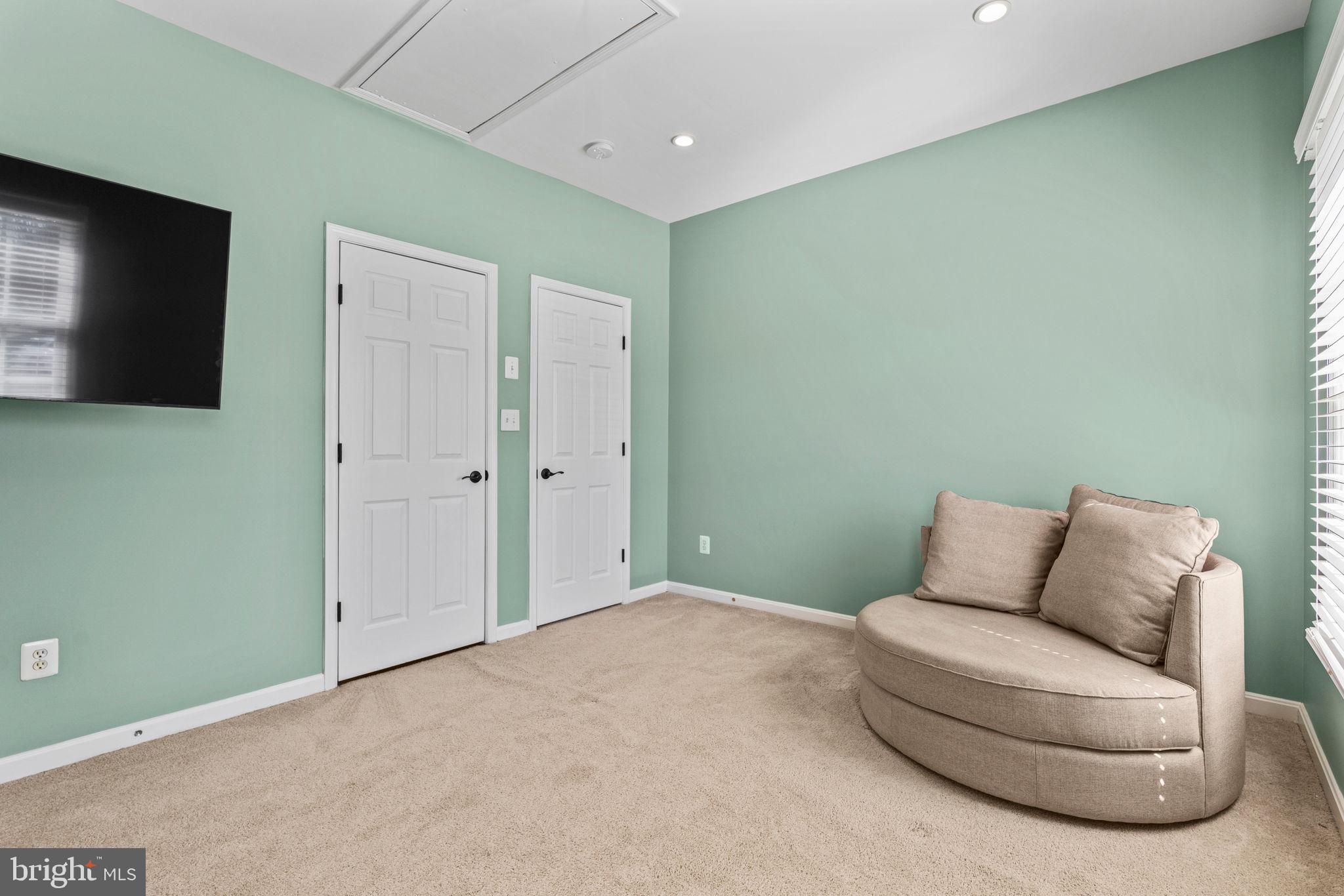 NORTHLAKE - Residential