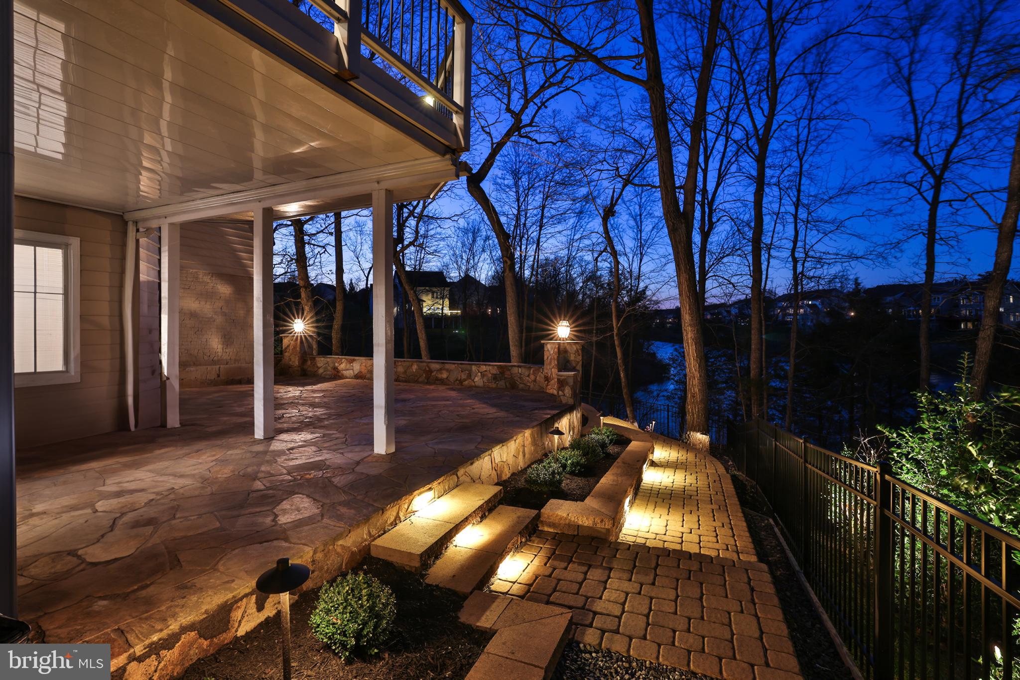 NORTHLAKE - Residential