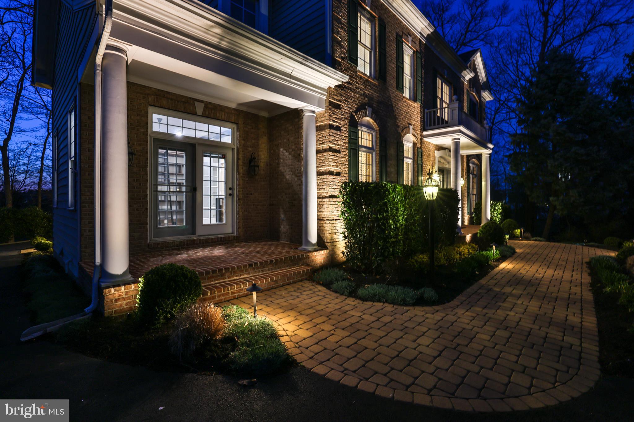 NORTHLAKE - Residential