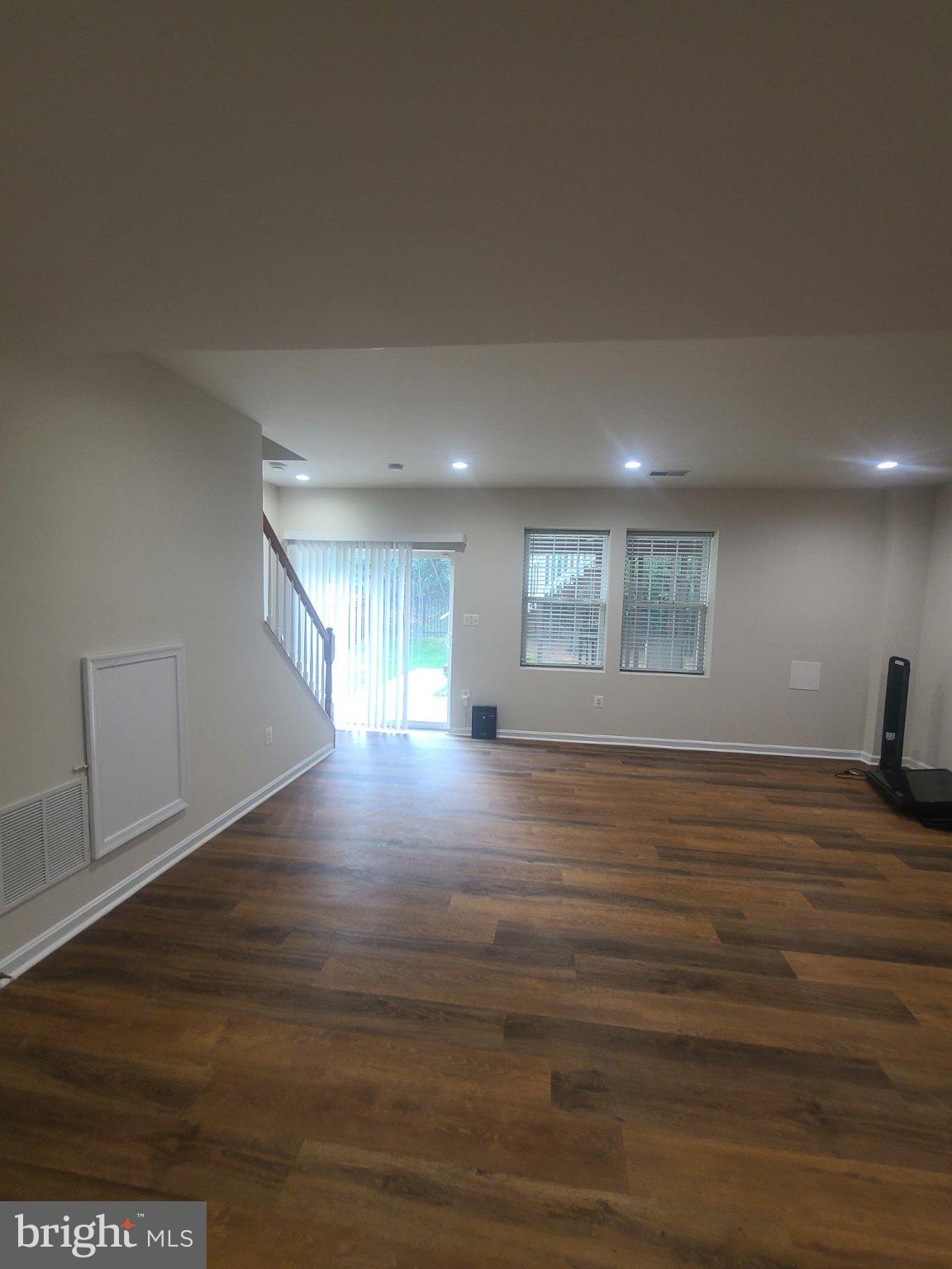 2692 CAST OFF LOOP BASEMENT
