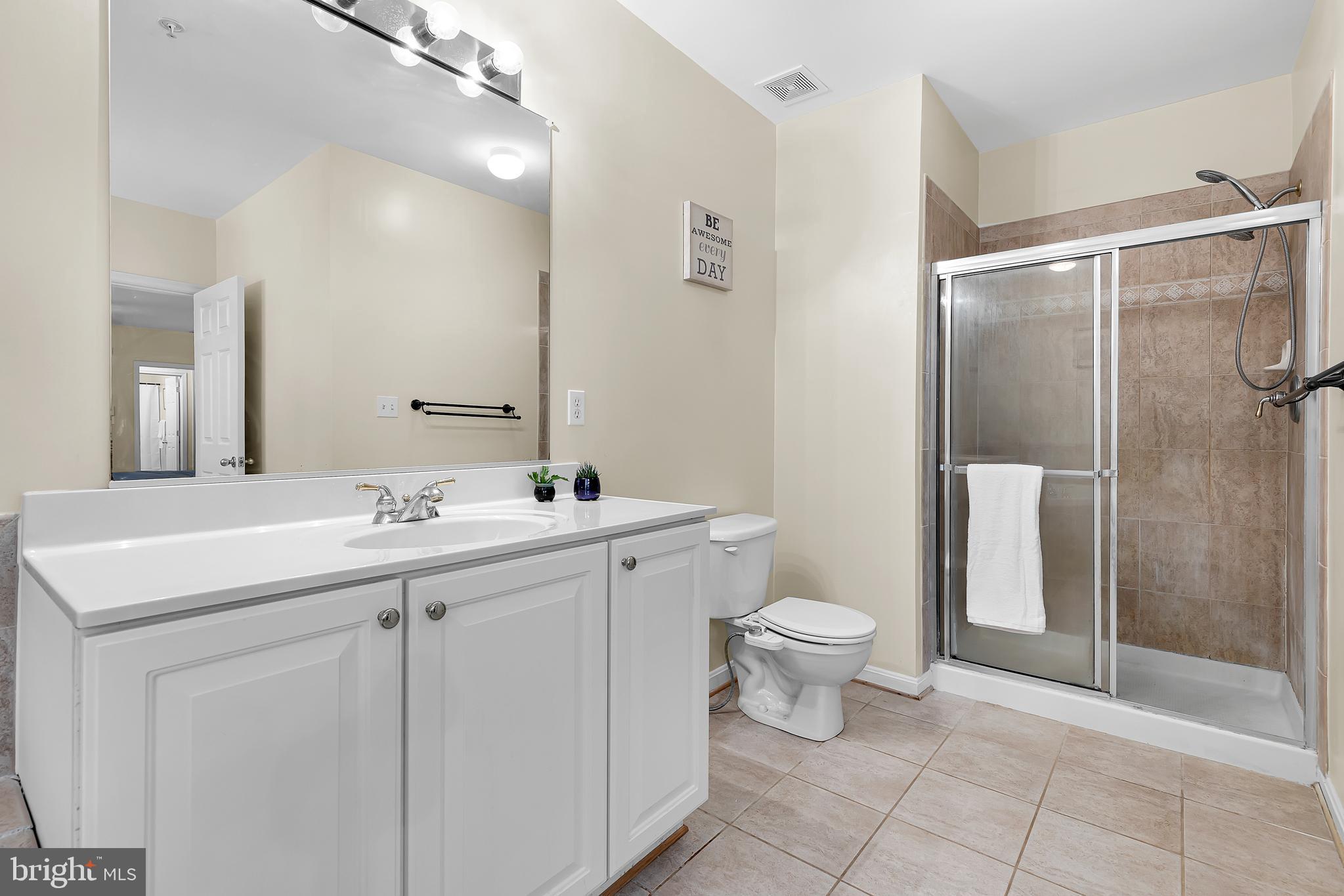 HOLLINGTON AT THE POINTE - Residential