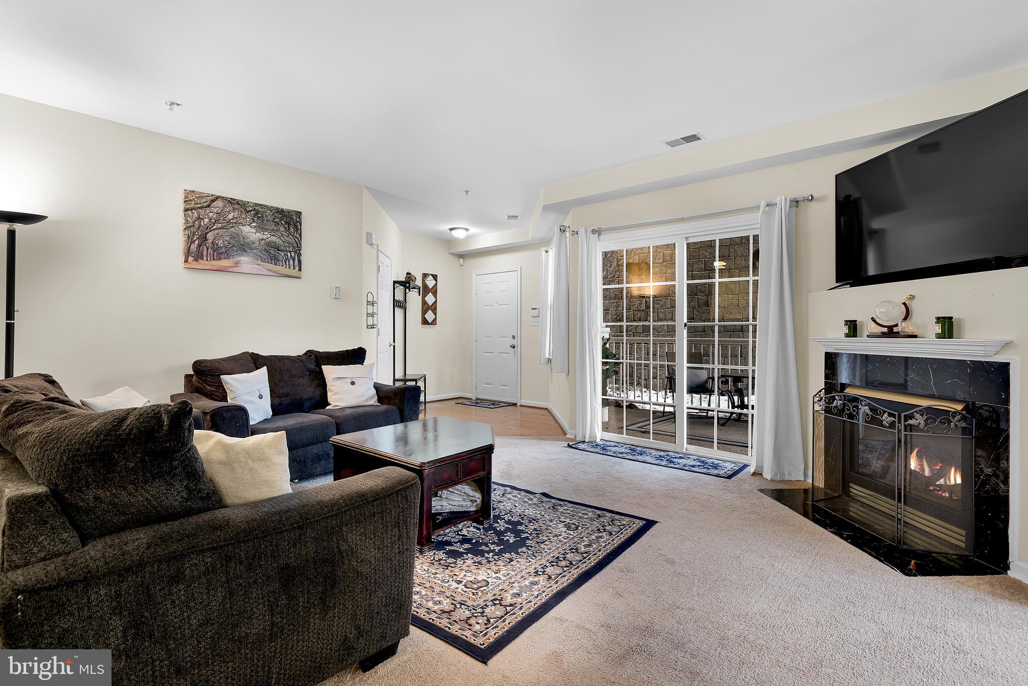 HOLLINGTON AT THE POINTE - Residential