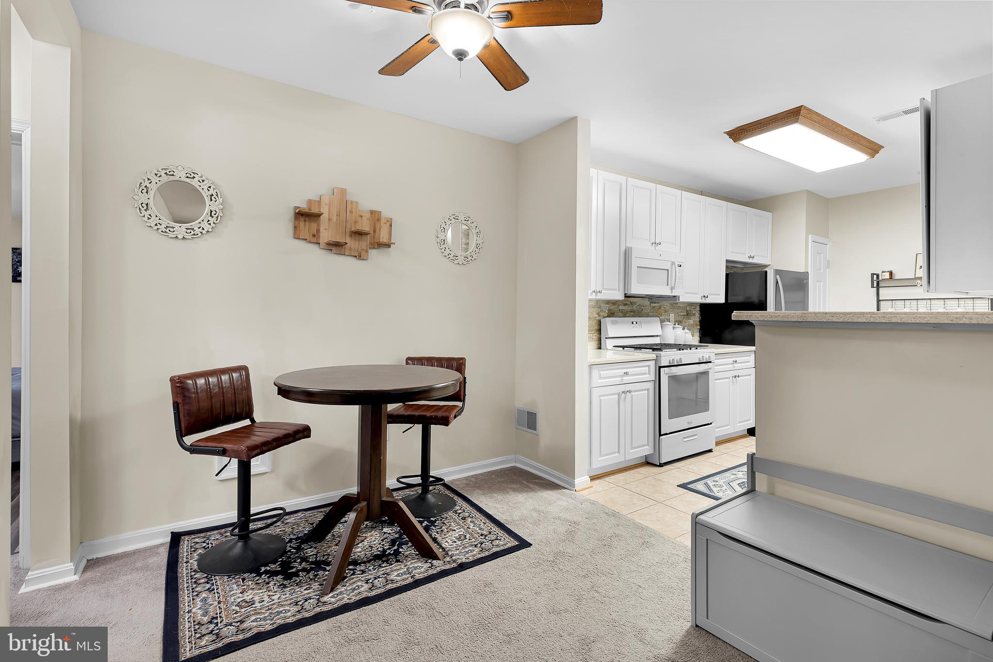 HOLLINGTON AT THE POINTE - Residential