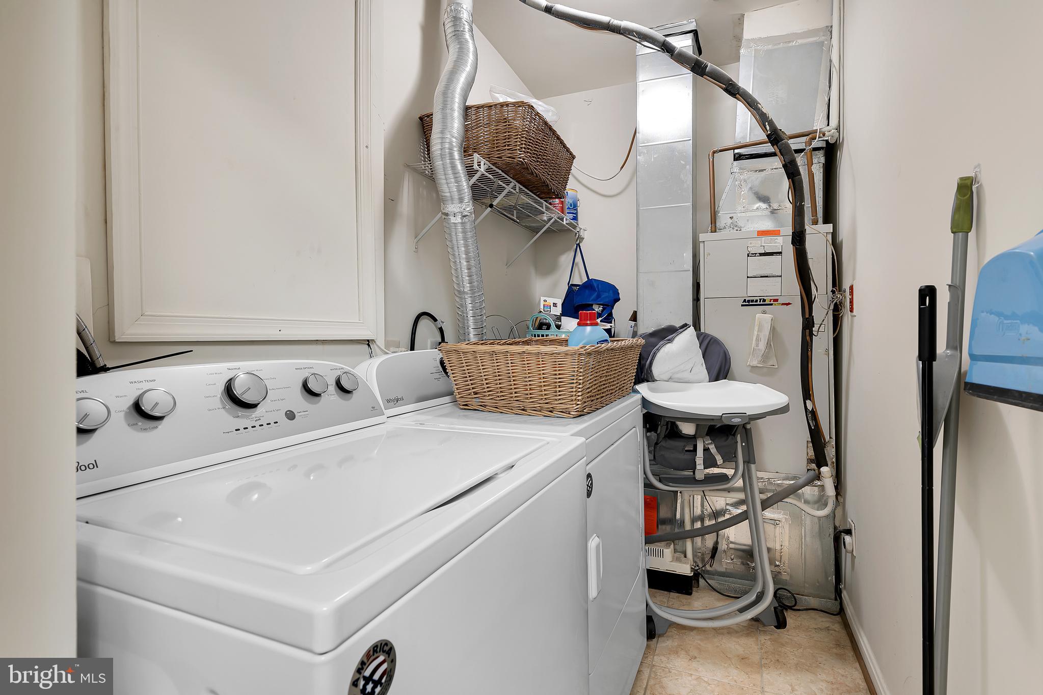 HOLLINGTON AT THE POINTE - Residential