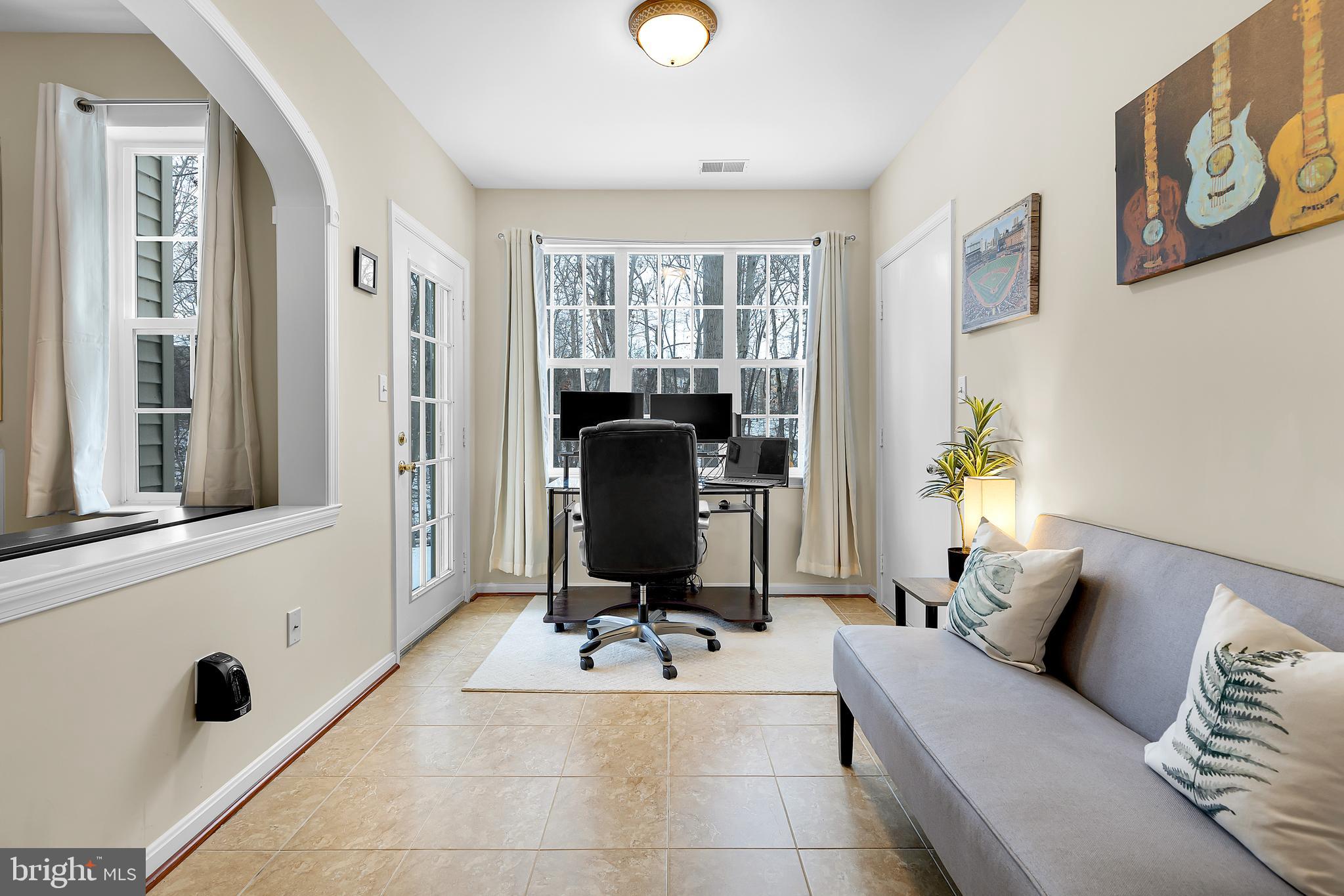 HOLLINGTON AT THE POINTE - Residential