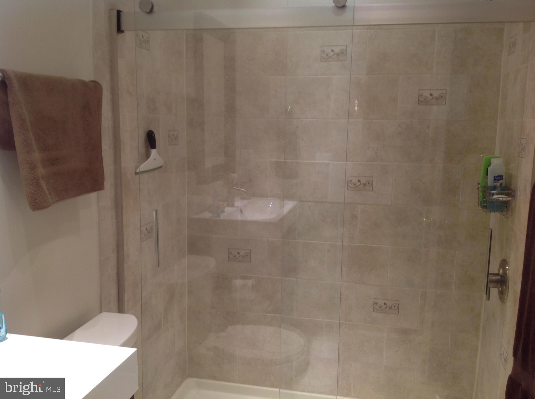 HICKORY RIDGE LA PLATA - Residential Lease