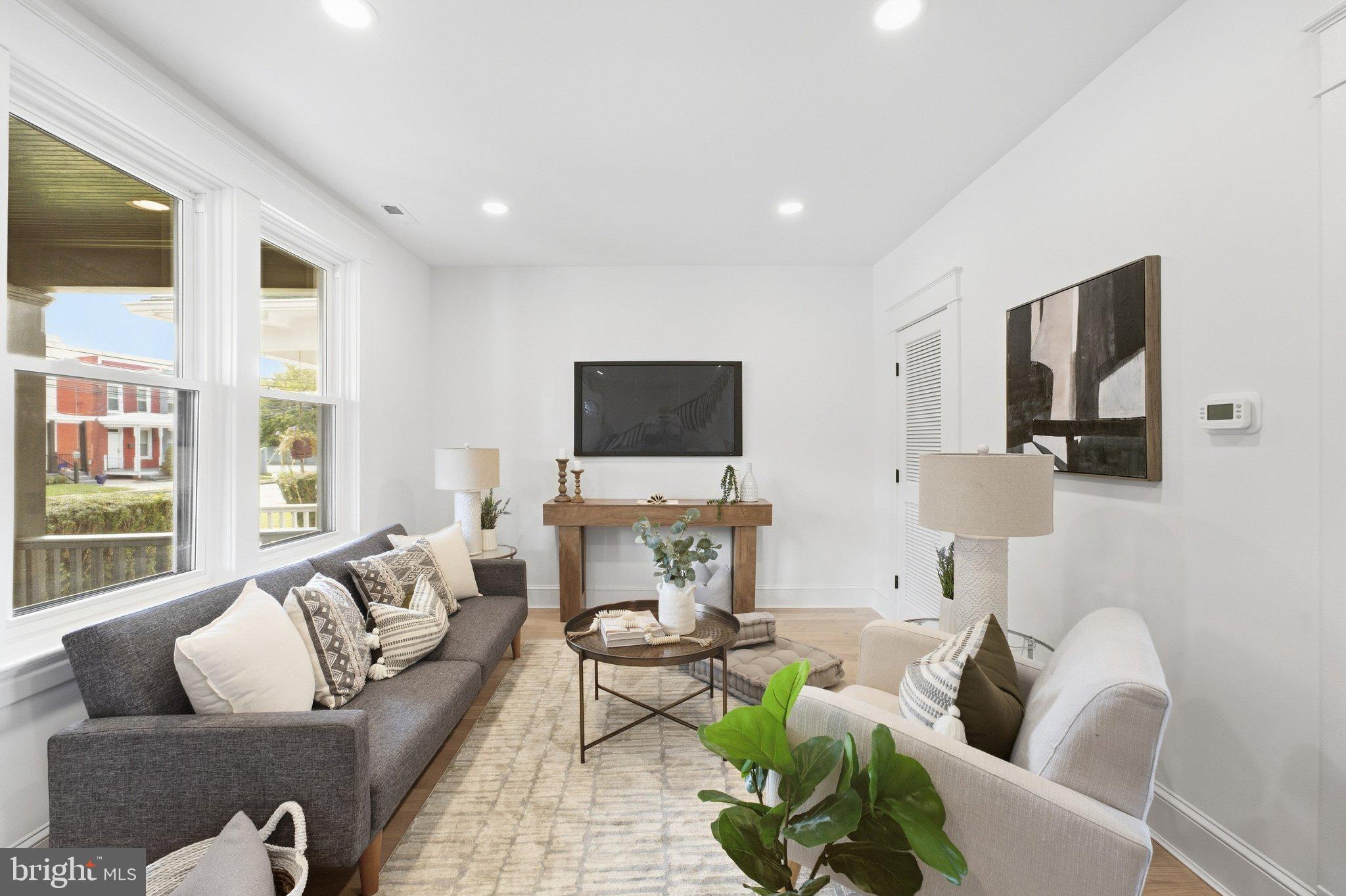 29 E SEVENTH STREET